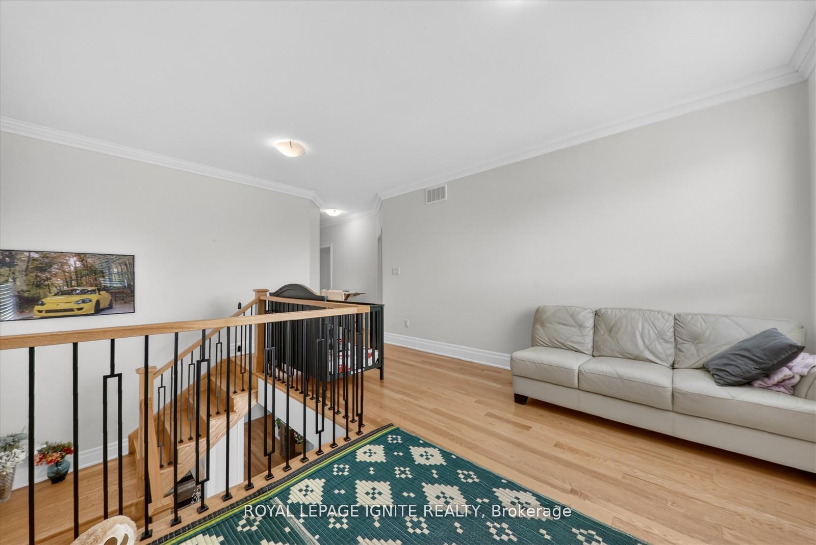 Photo 18 of 12 Nigh Drive, Markham, Middlefield — HOMEH