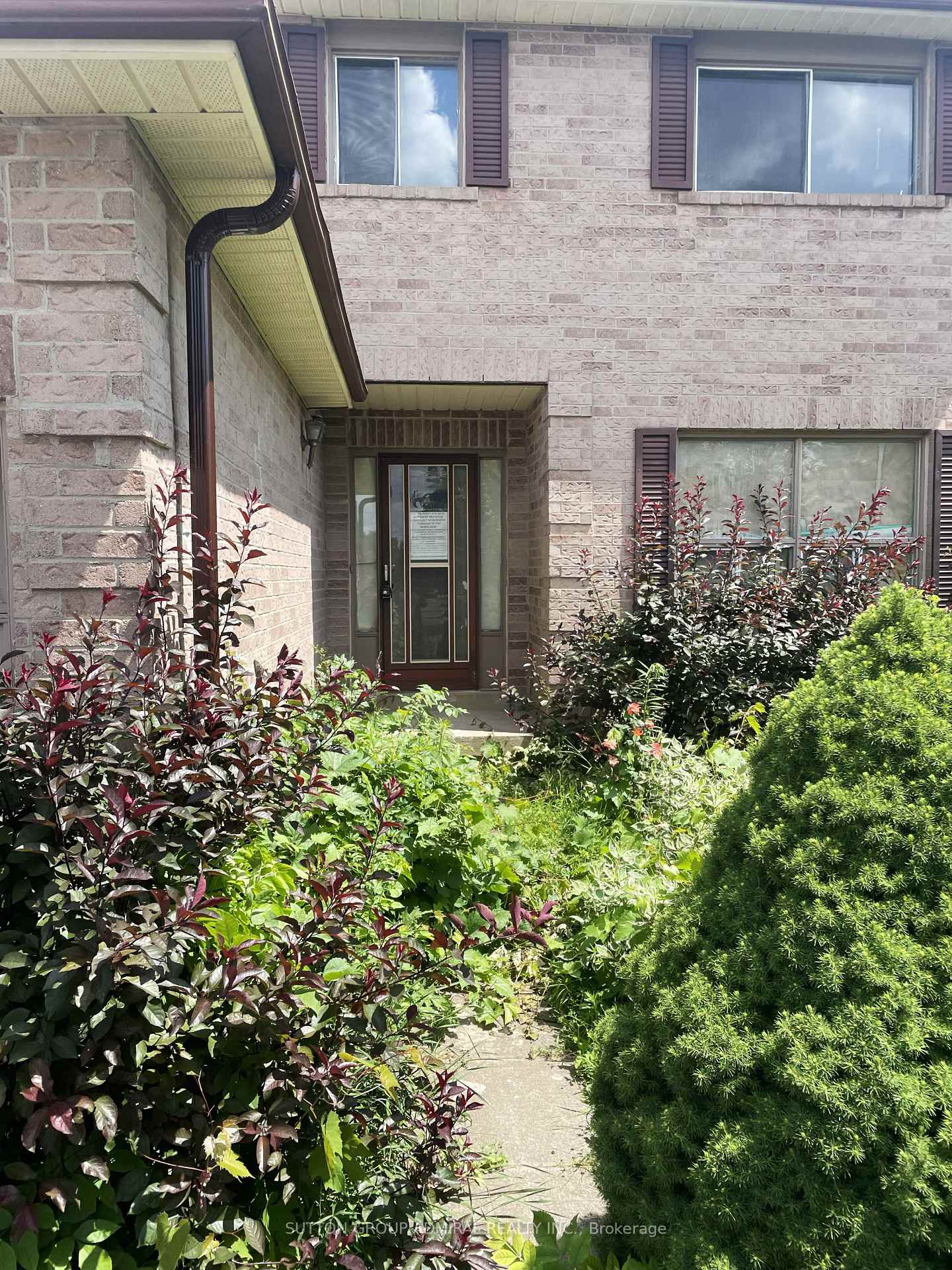 Photo 2 of 11 Royal Terrace Crescent, Caledon, Bolton East — HOMEH