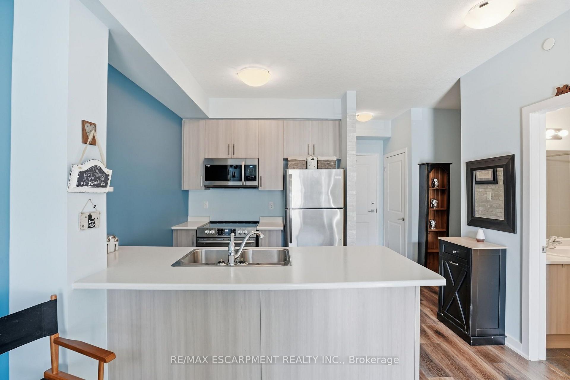 Photo 8 of Unit 102, 125 Shoreview Placeway, Hamilton, Lakeshore — HOMEH