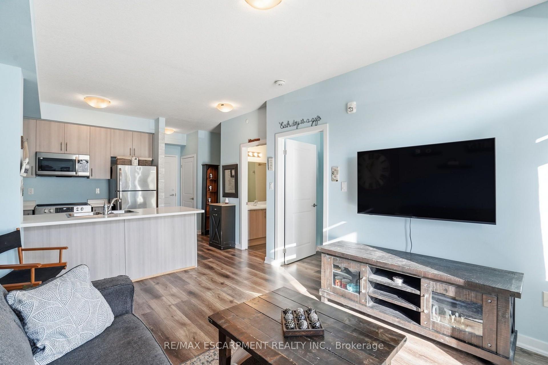 Photo 11 of Unit 102, 125 Shoreview Placeway, Hamilton, Lakeshore — HOMEH