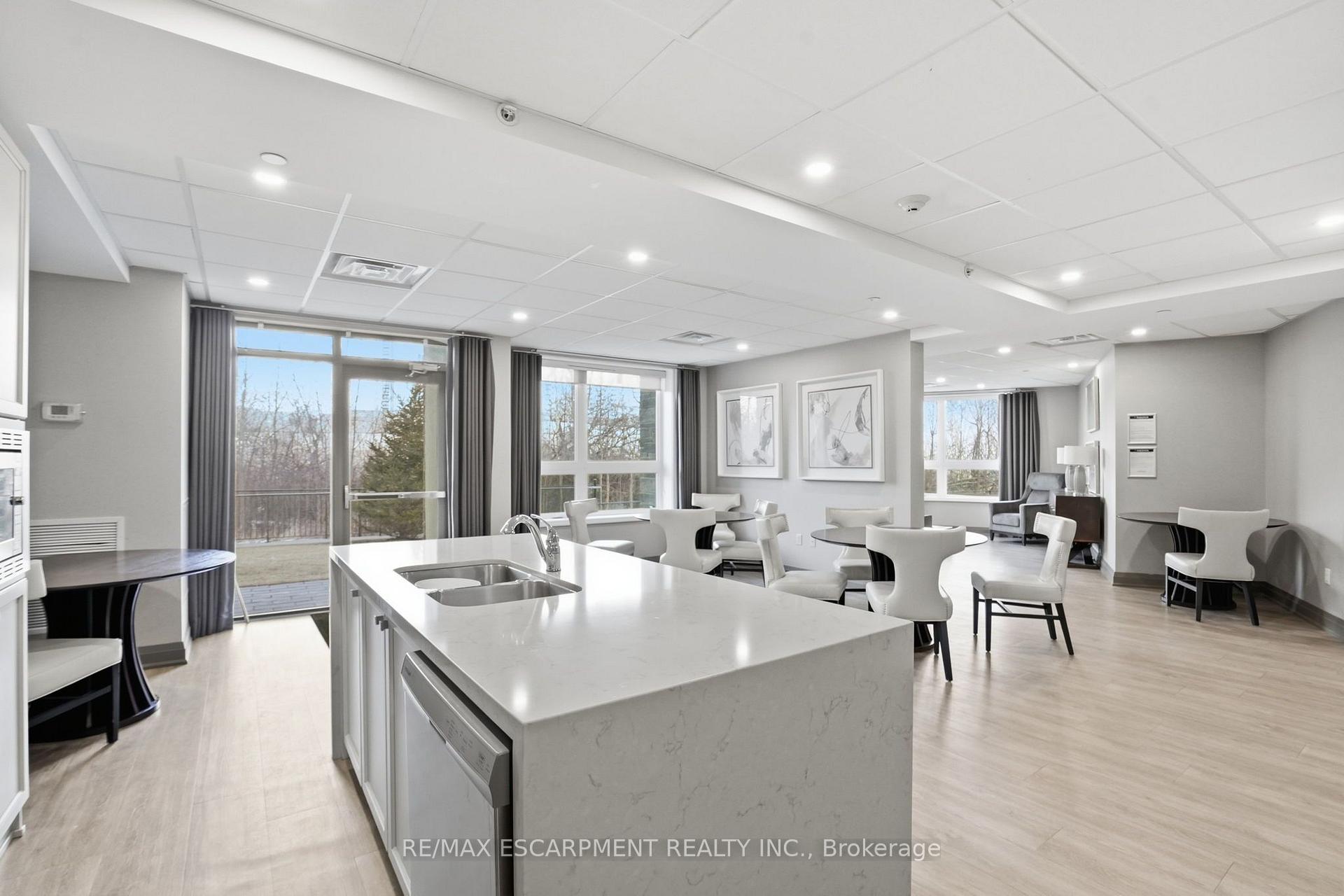 Photo 24 of Unit 102, 125 Shoreview Placeway, Hamilton, Lakeshore — HOMEH