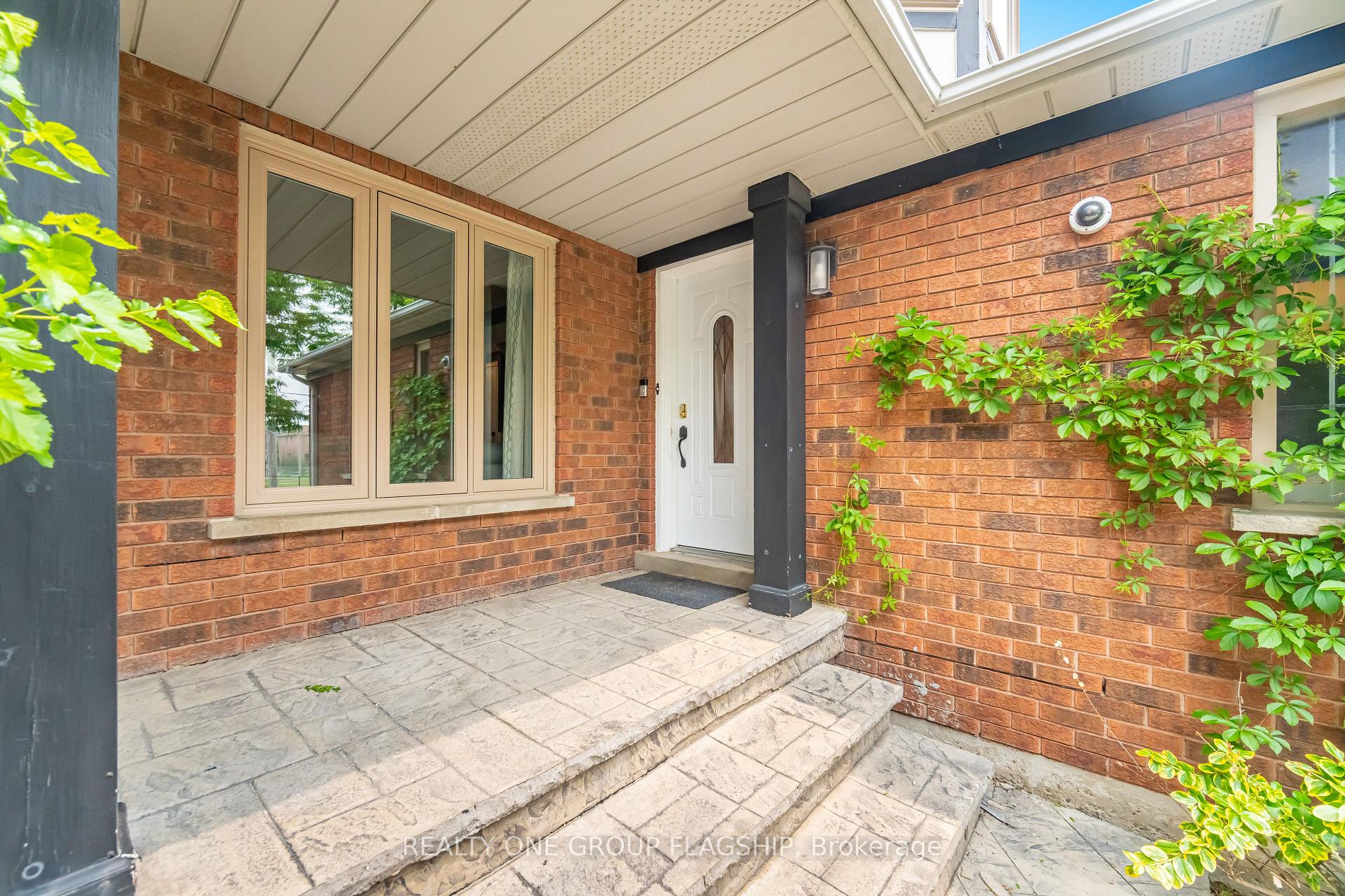 Photo 7 of 7267 Windbreak Upper Court, Mississauga, Meadowvale — HOMEH