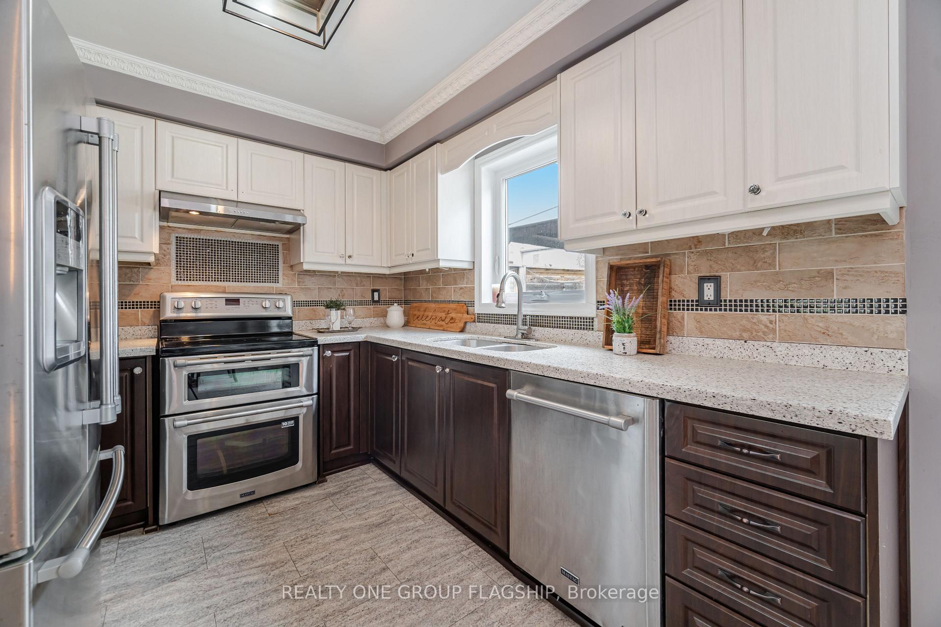 Photo 17 of 7267 Windbreak Upper Court, Mississauga, Meadowvale — HOMEH