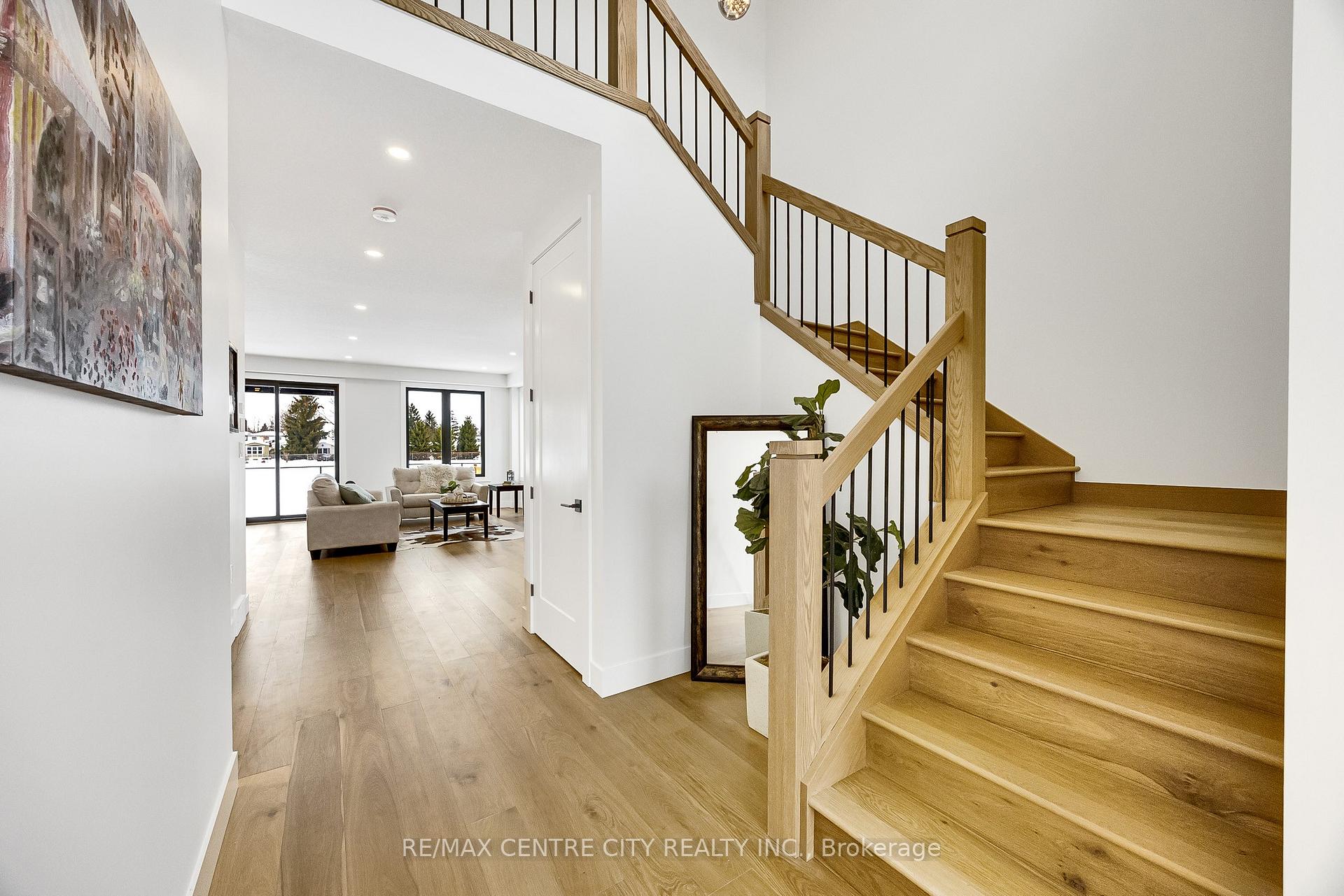 Photo 5 of 211 Foxborough Place, Thames Centre, Thorndale — HOMEH