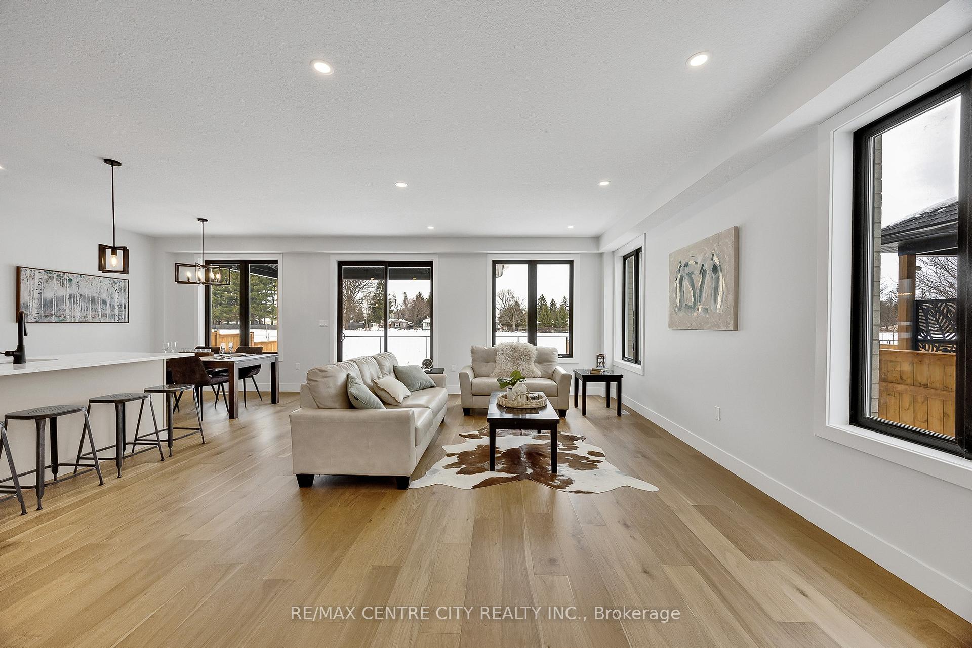 Photo 6 of 211 Foxborough Place, Thames Centre, Thorndale — HOMEH