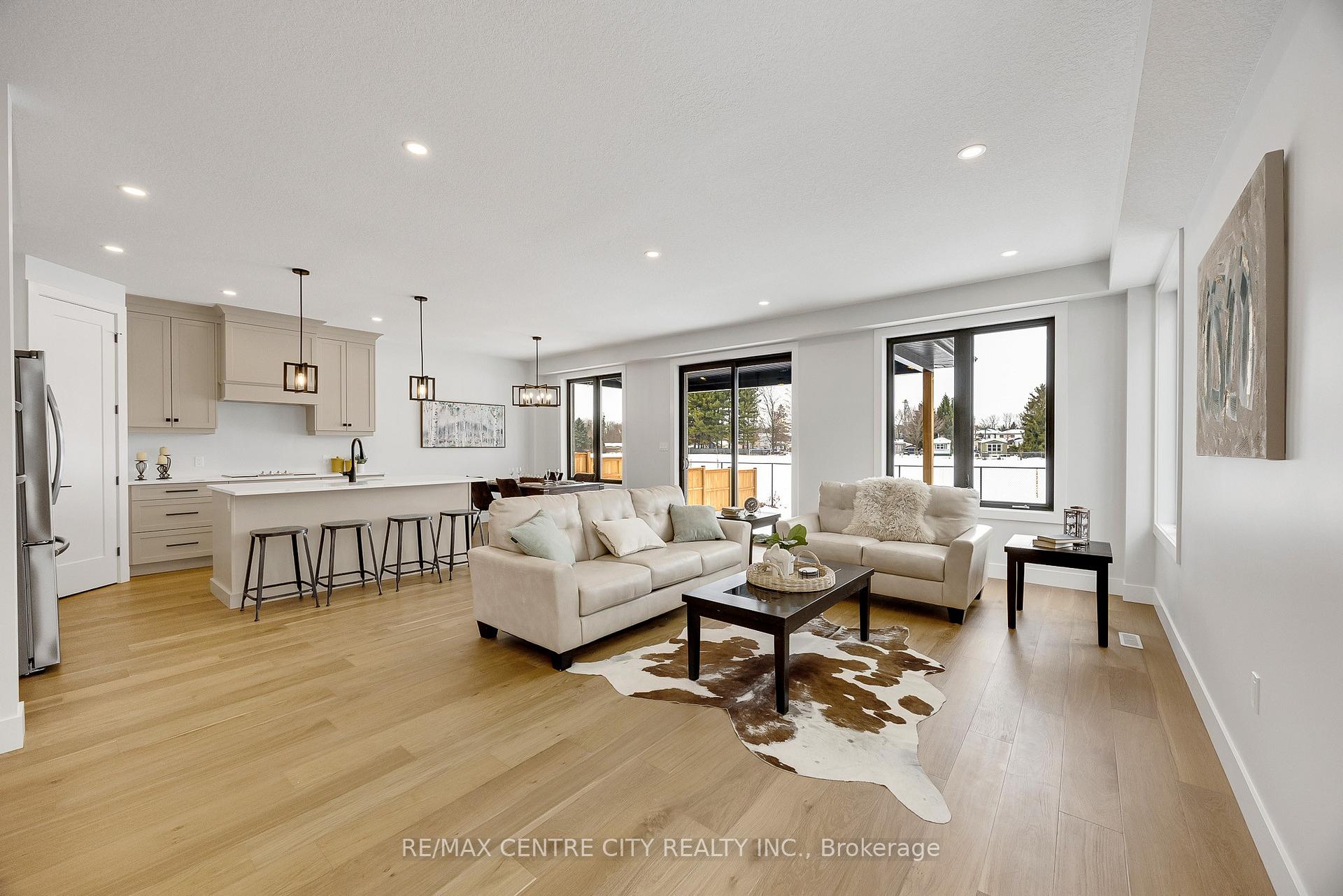 Photo 7 of 211 Foxborough Place, Thames Centre, Thorndale — HOMEH