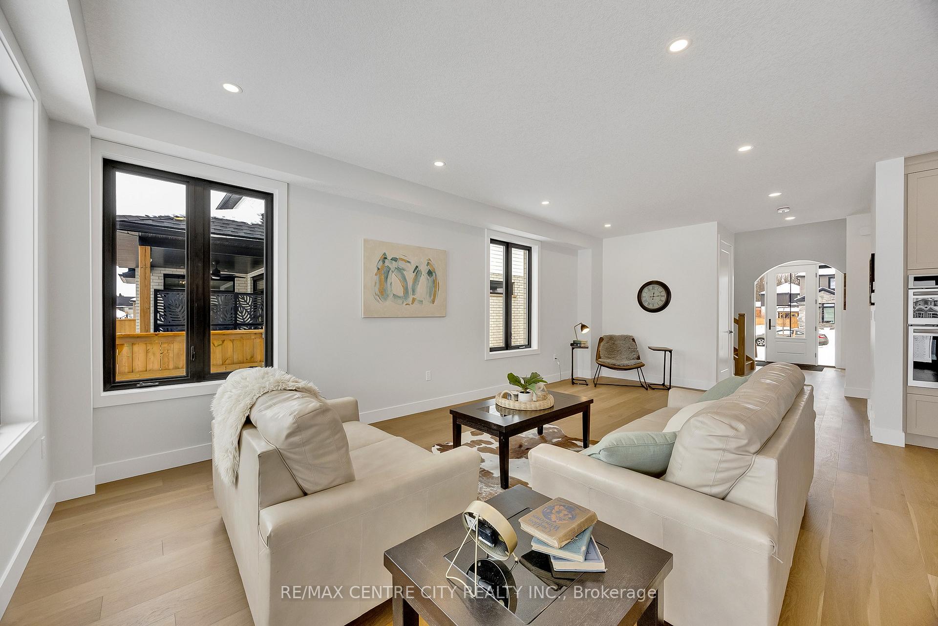 Photo 10 of 211 Foxborough Place, Thames Centre, Thorndale — HOMEH