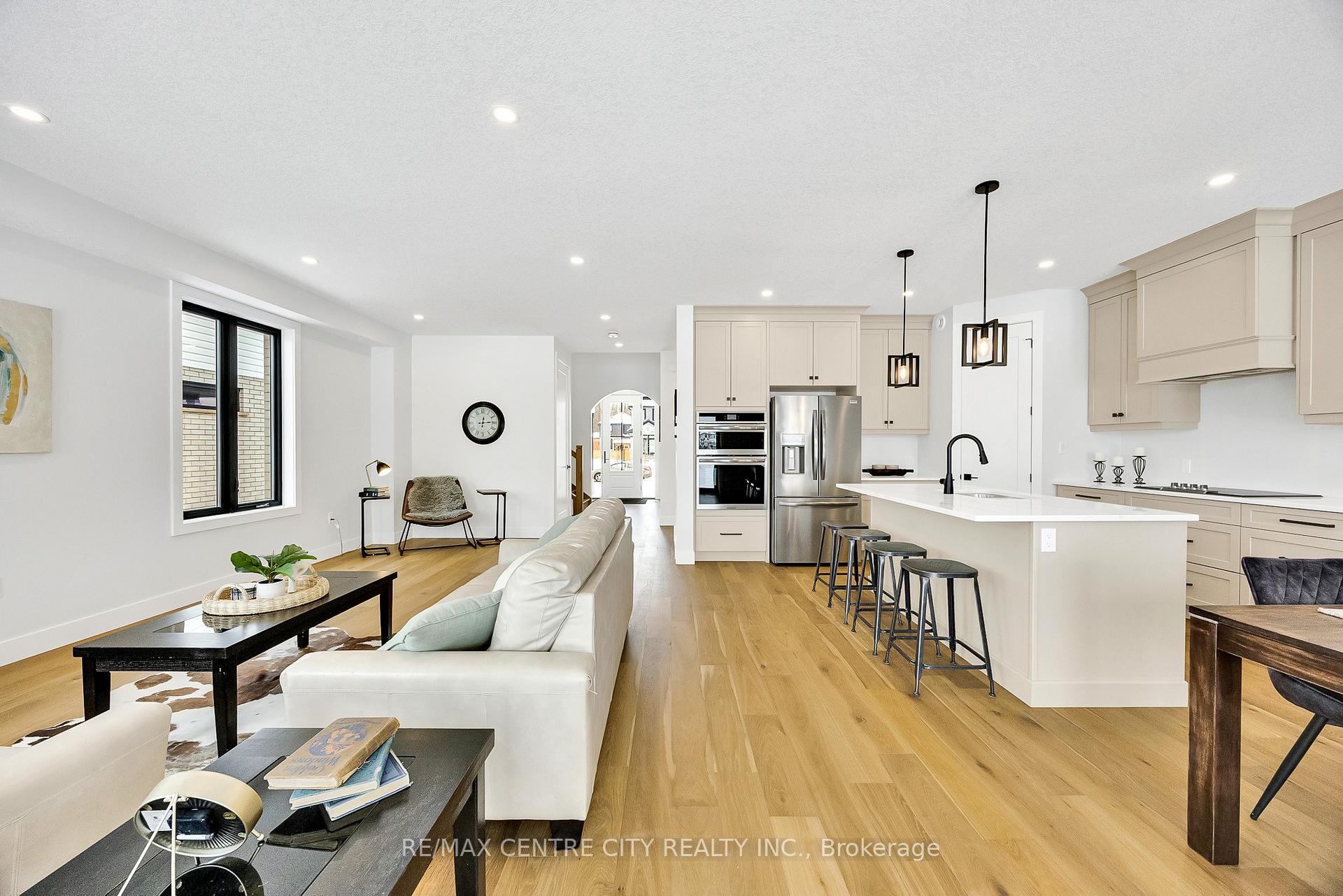 Photo 11 of 211 Foxborough Place, Thames Centre, Thorndale — HOMEH