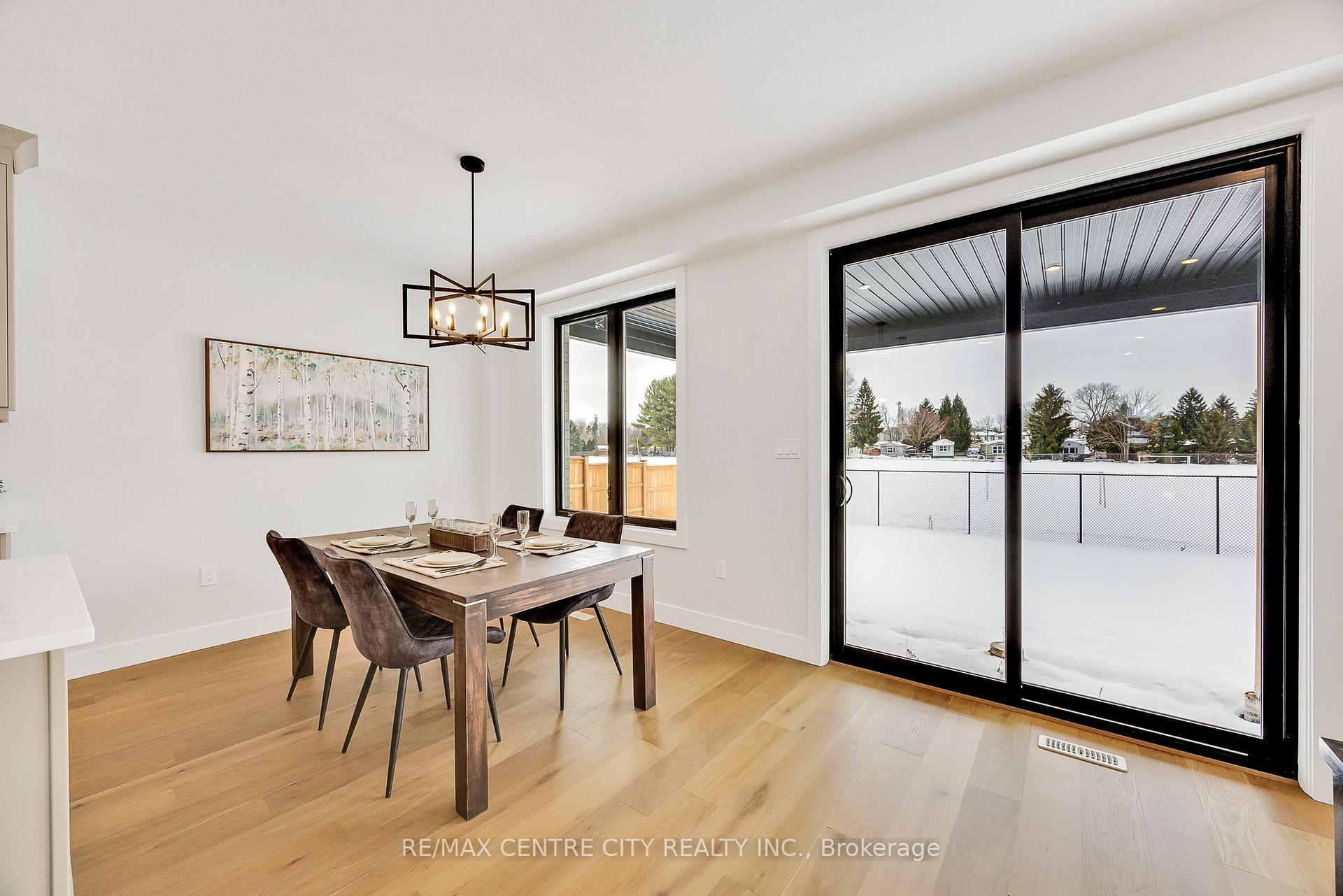 Photo 14 of 211 Foxborough Place, Thames Centre, Thorndale — HOMEH