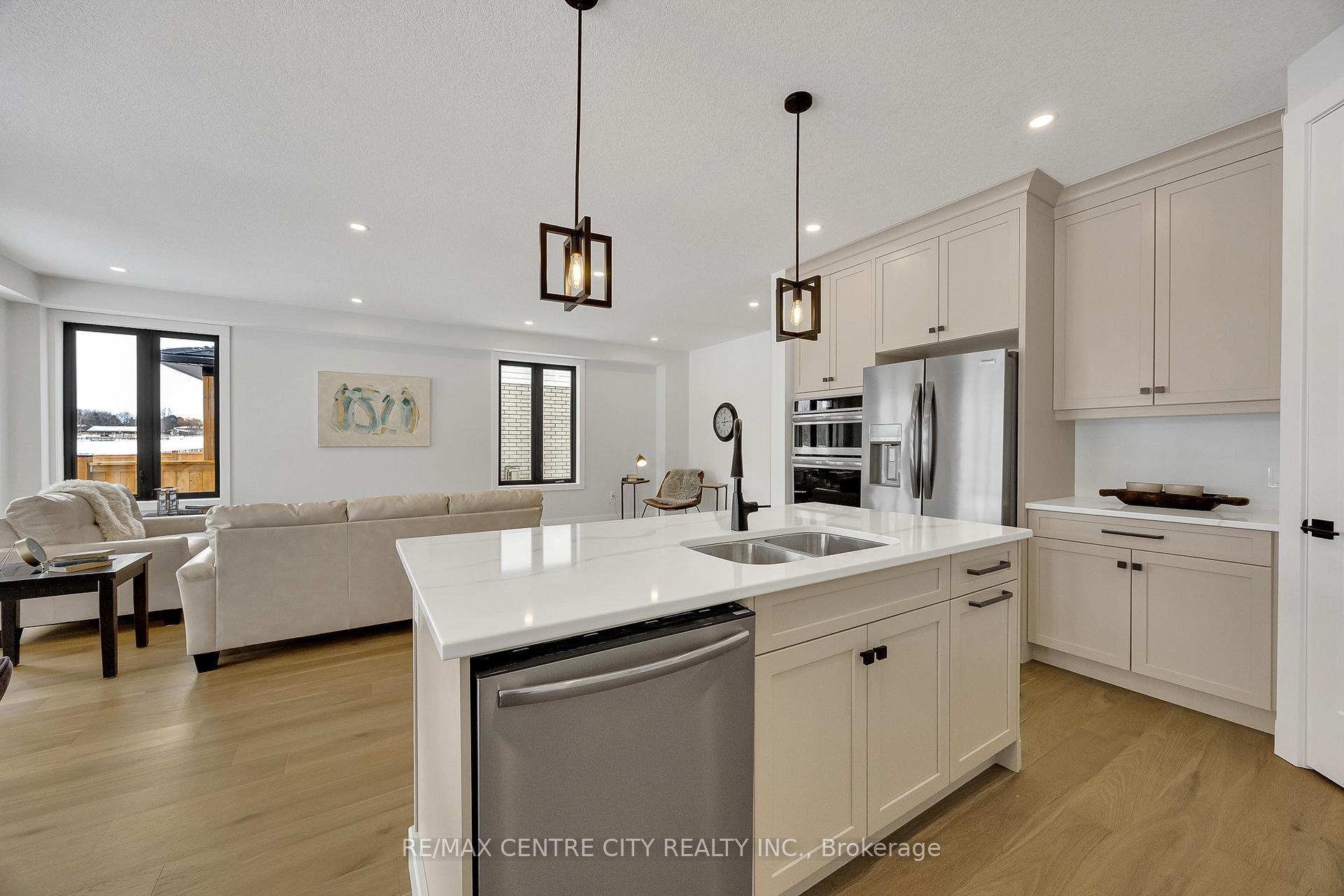 Photo 19 of 211 Foxborough Place, Thames Centre, Thorndale — HOMEH