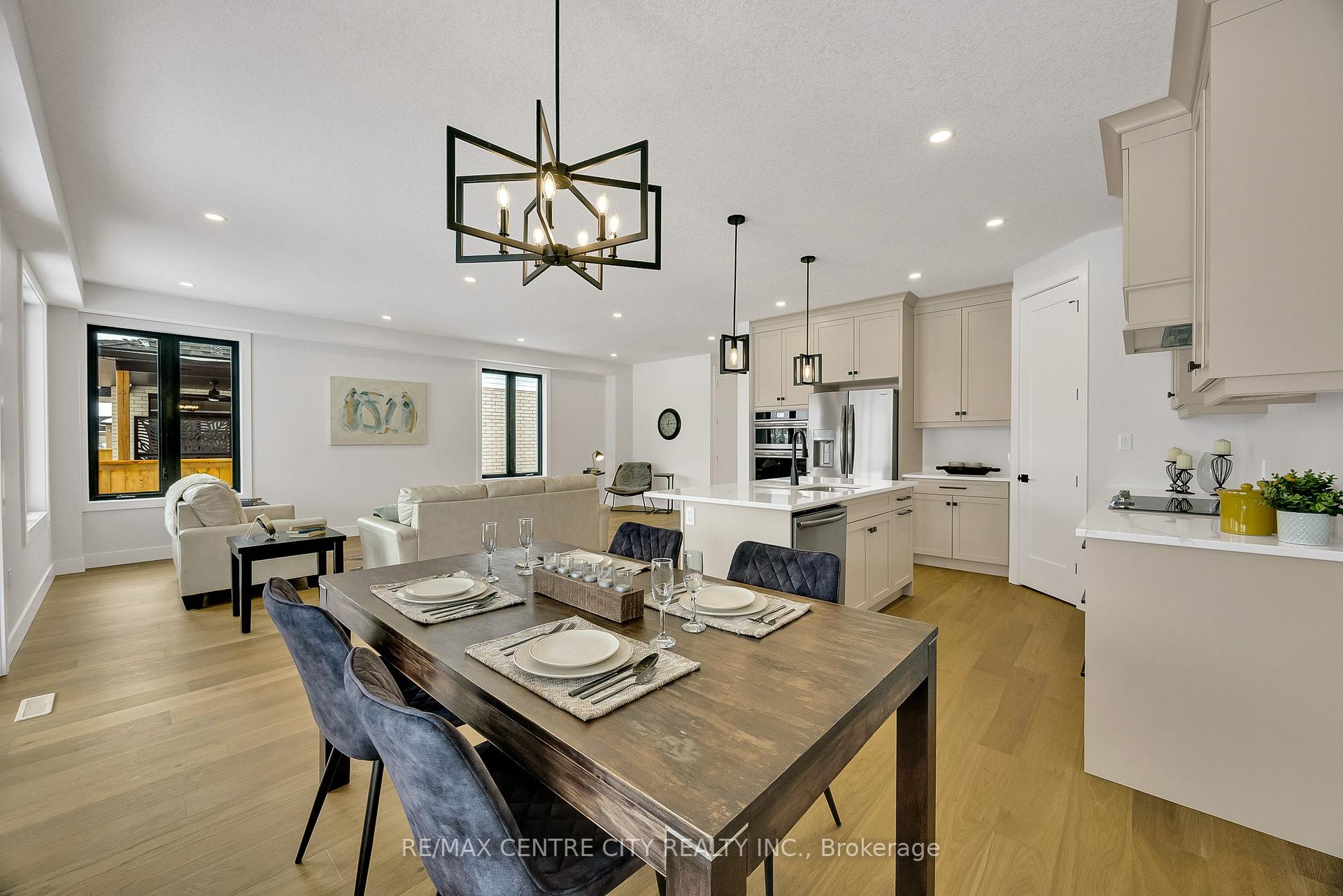 Photo 20 of 211 Foxborough Place, Thames Centre, Thorndale — HOMEH