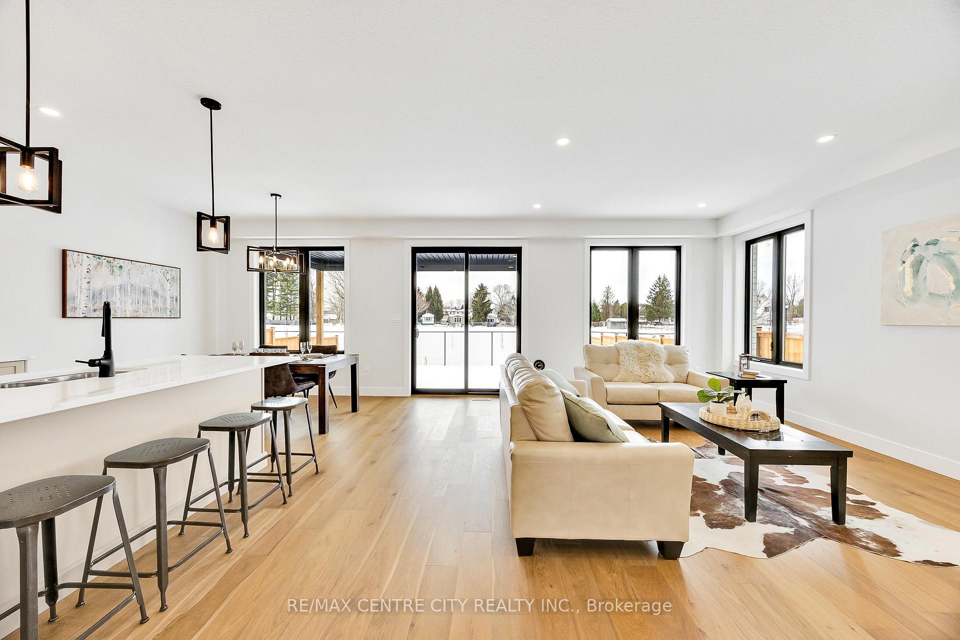 Photo 23 of 211 Foxborough Place, Thames Centre, Thorndale — HOMEH