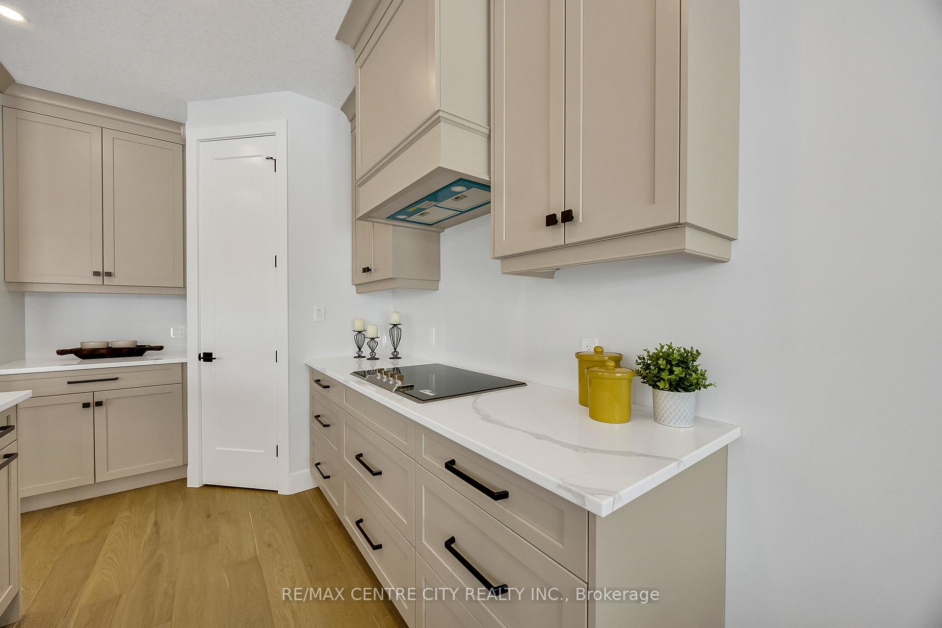 Photo 24 of 211 Foxborough Place, Thames Centre, Thorndale — HOMEH