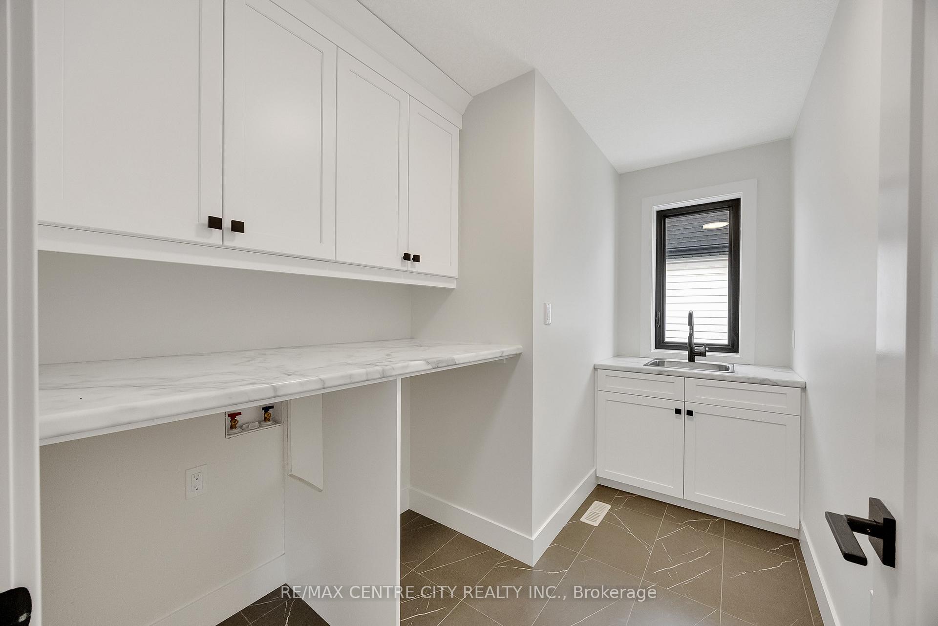 Photo 35 of 211 Foxborough Place, Thames Centre, Thorndale — HOMEH