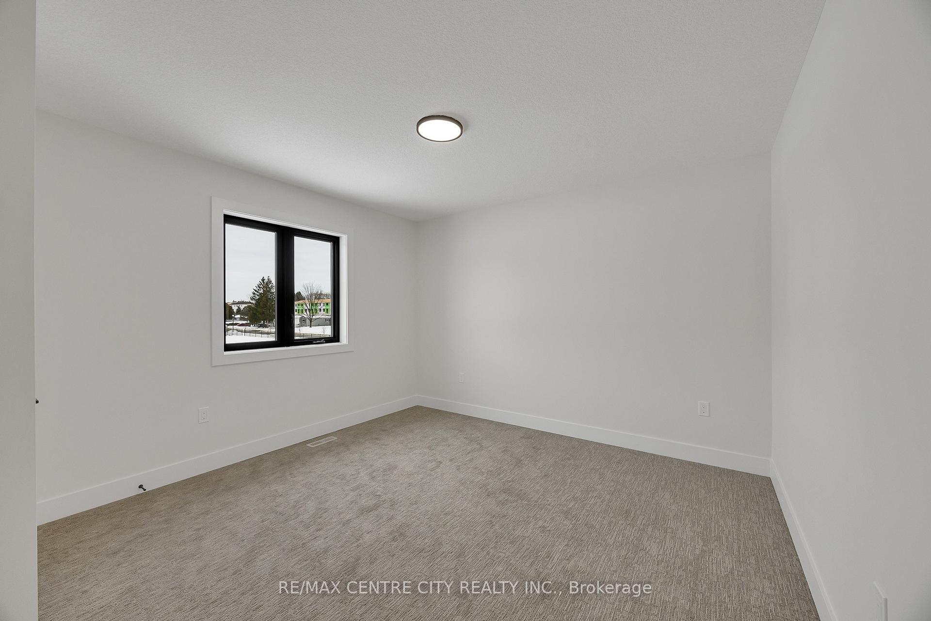Photo 38 of 211 Foxborough Place, Thames Centre, Thorndale — HOMEH