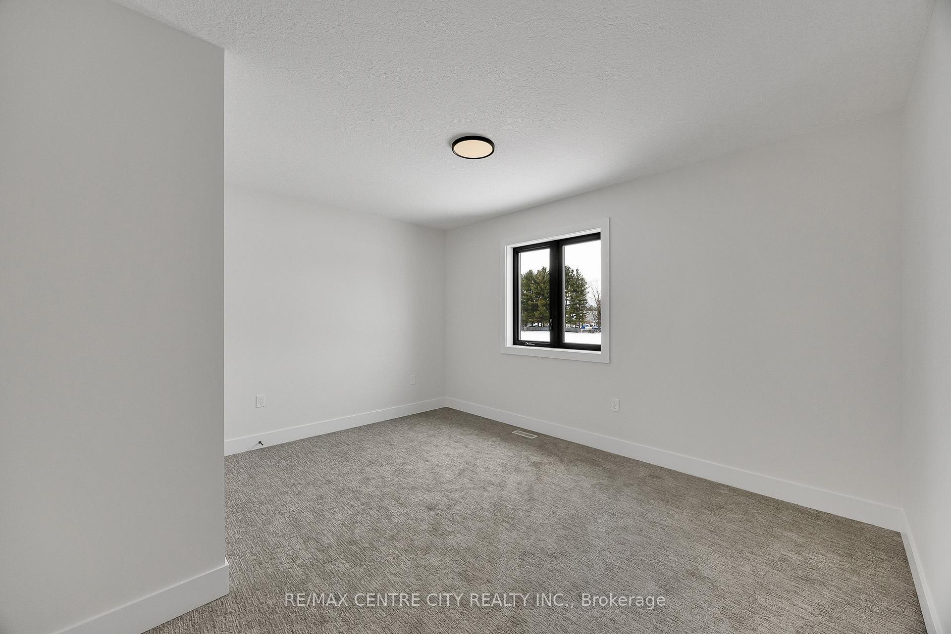 Photo 40 of 211 Foxborough Place, Thames Centre, Thorndale — HOMEH