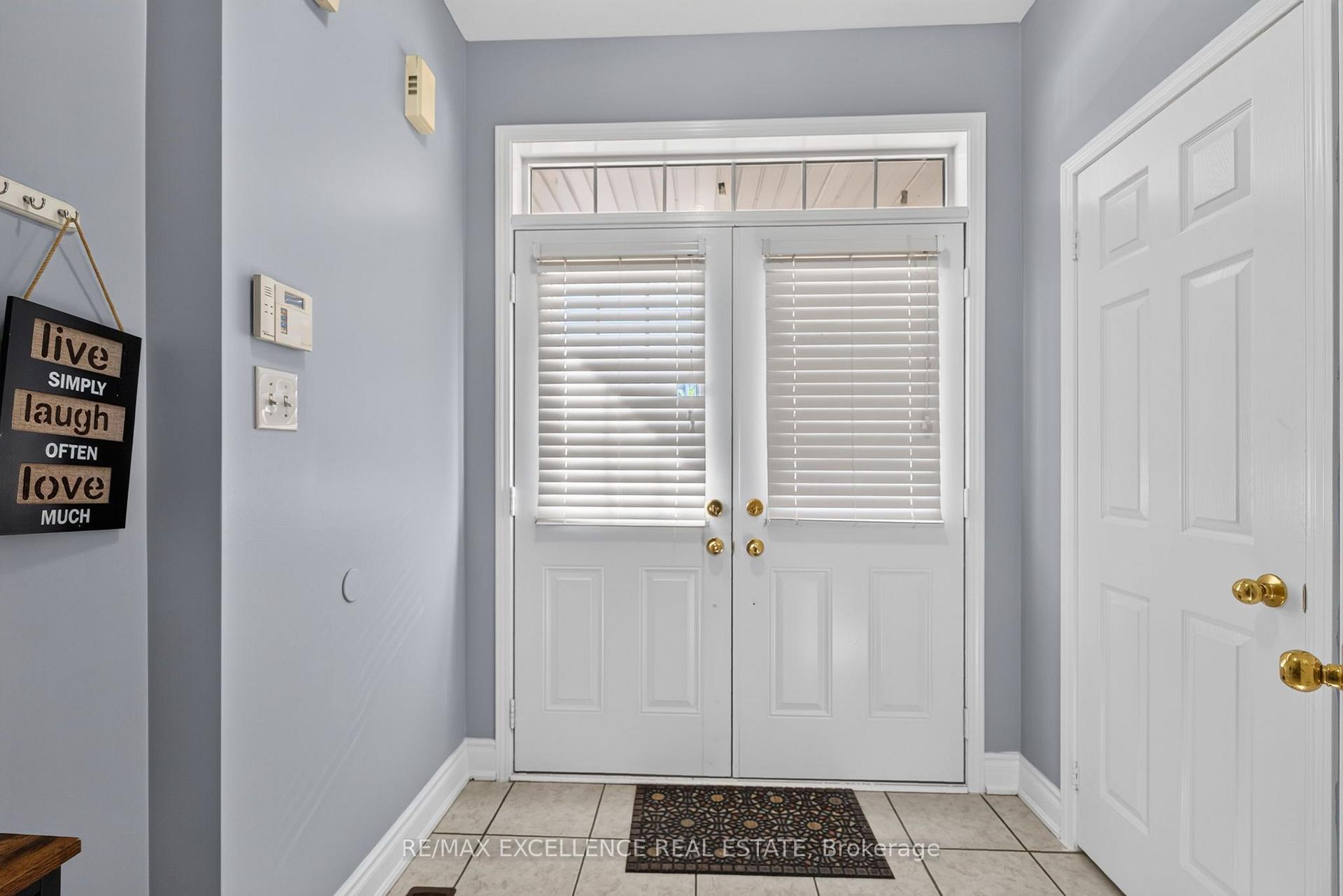 Photo 4 of 12 Summitgreen Crescent, Brampton, Sandringham-Wellington — HOMEH