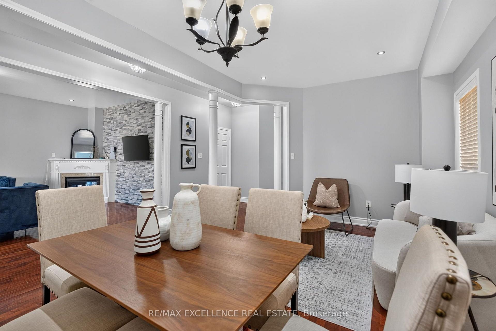 Photo 9 of 12 Summitgreen Crescent, Brampton, Sandringham-Wellington — HOMEH