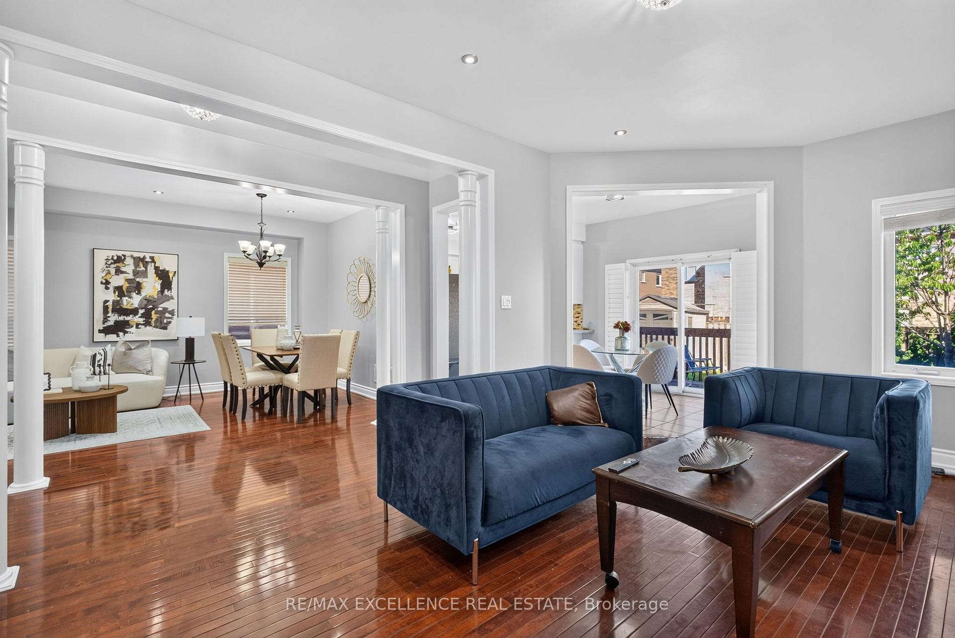 Photo 10 of 12 Summitgreen Crescent, Brampton, Sandringham-Wellington — HOMEH