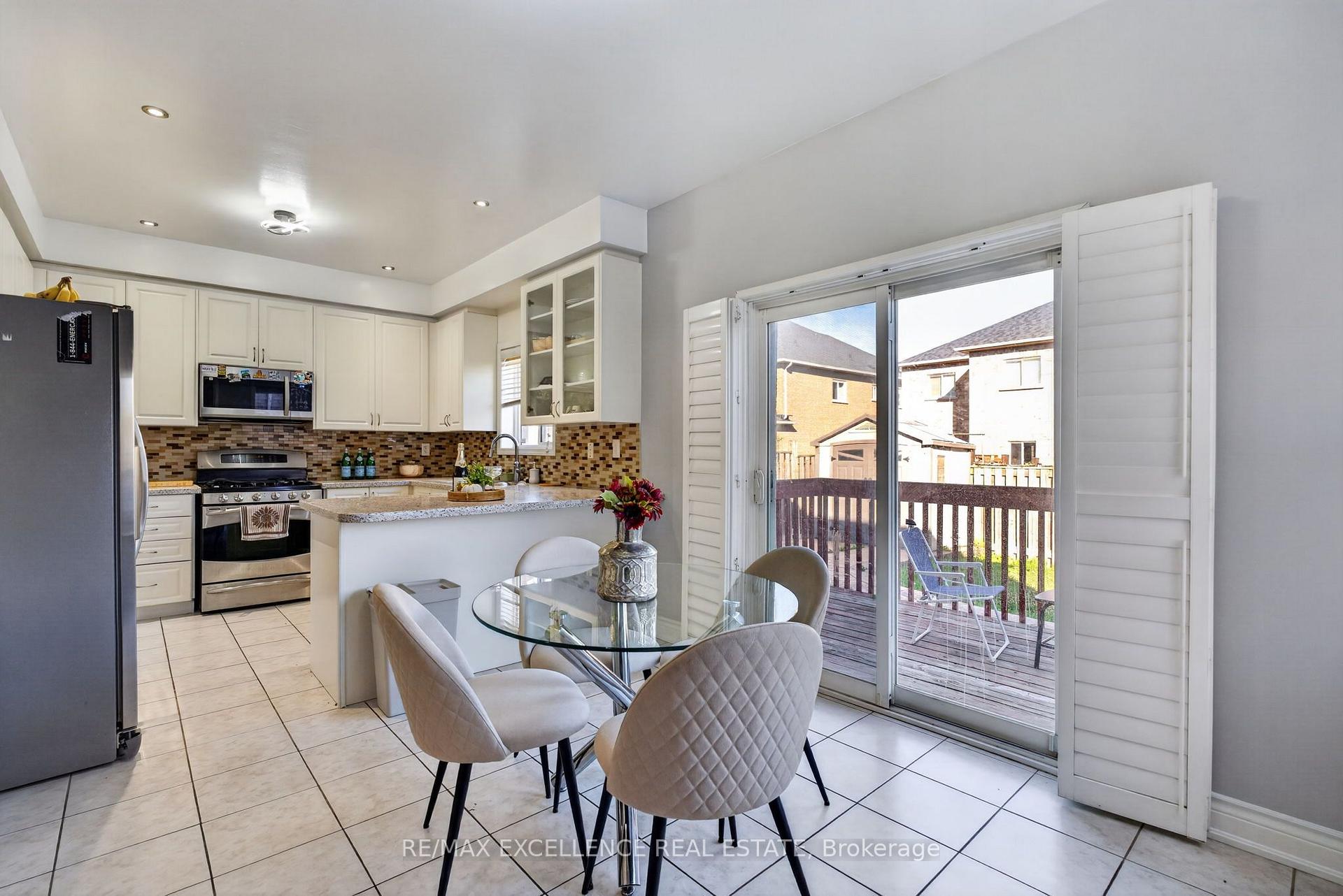 Photo 12 of 12 Summitgreen Crescent, Brampton, Sandringham-Wellington — HOMEH