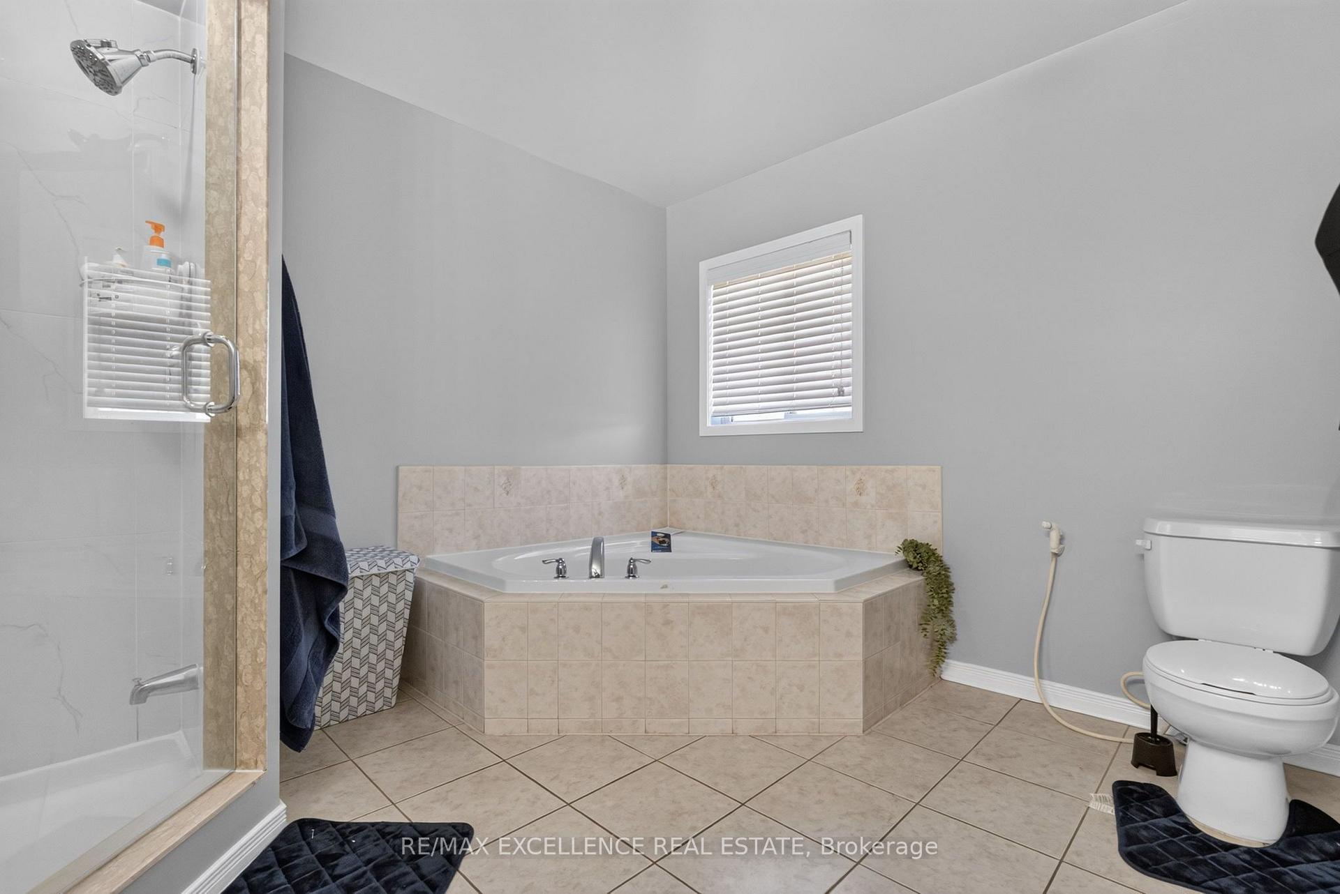 Photo 22 of 12 Summitgreen Crescent, Brampton, Sandringham-Wellington — HOMEH