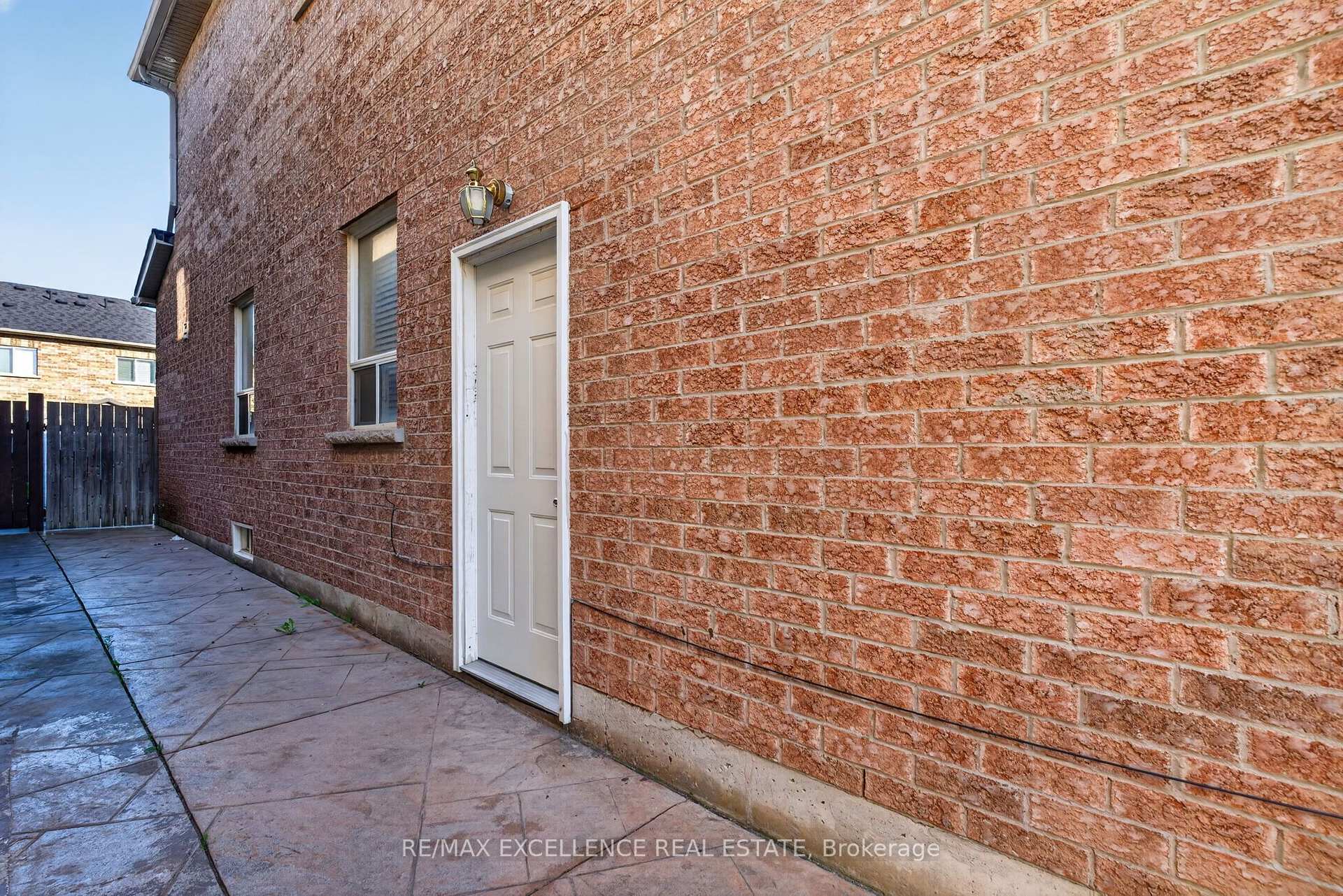 Photo 29 of 12 Summitgreen Crescent, Brampton, Sandringham-Wellington — HOMEH