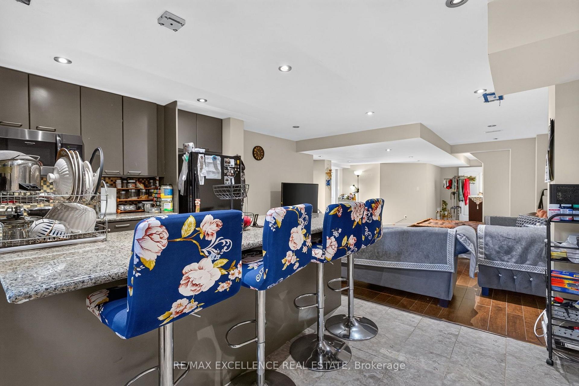 Photo 33 of 12 Summitgreen Crescent, Brampton, Sandringham-Wellington — HOMEH