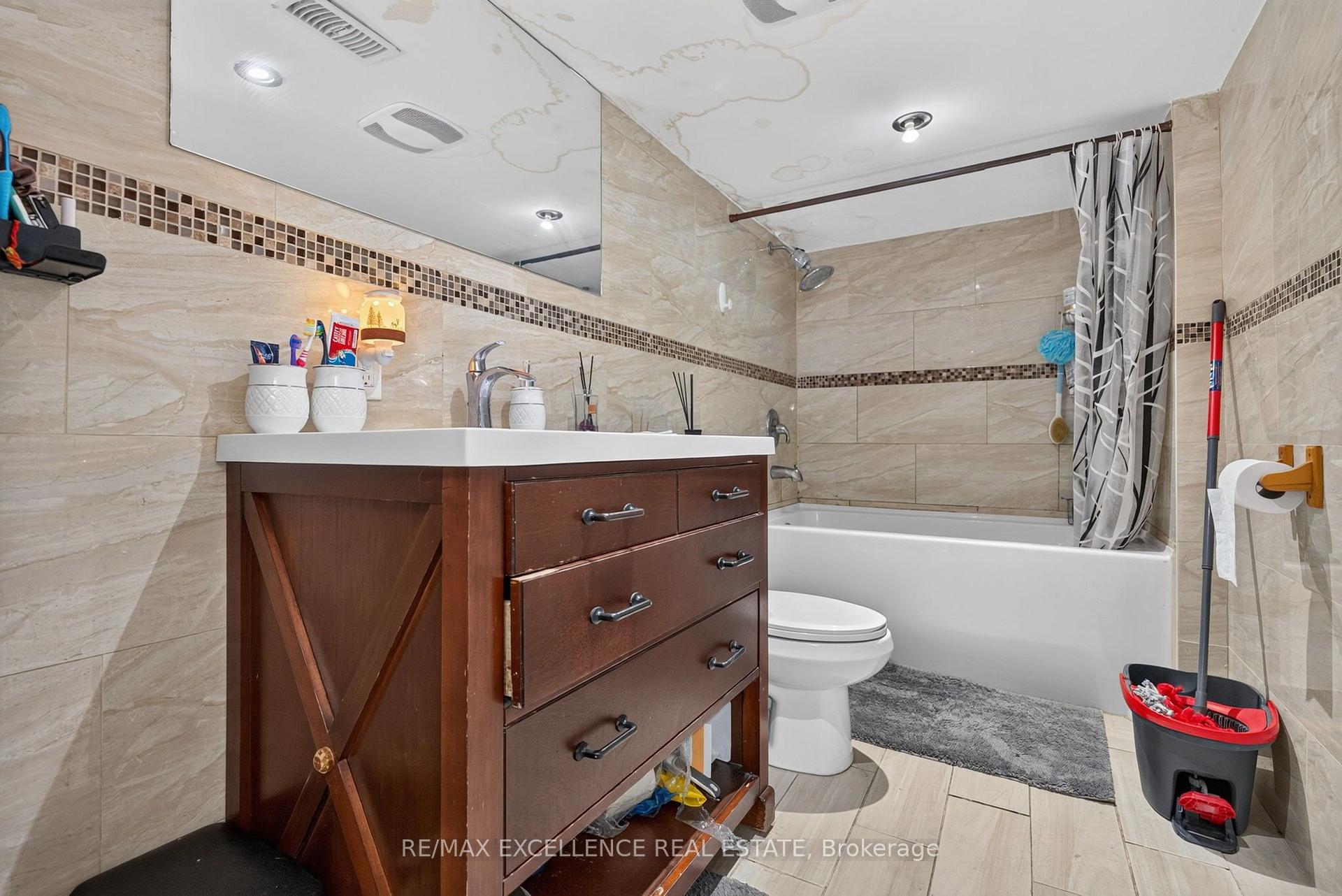 Photo 36 of 12 Summitgreen Crescent, Brampton, Sandringham-Wellington — HOMEH