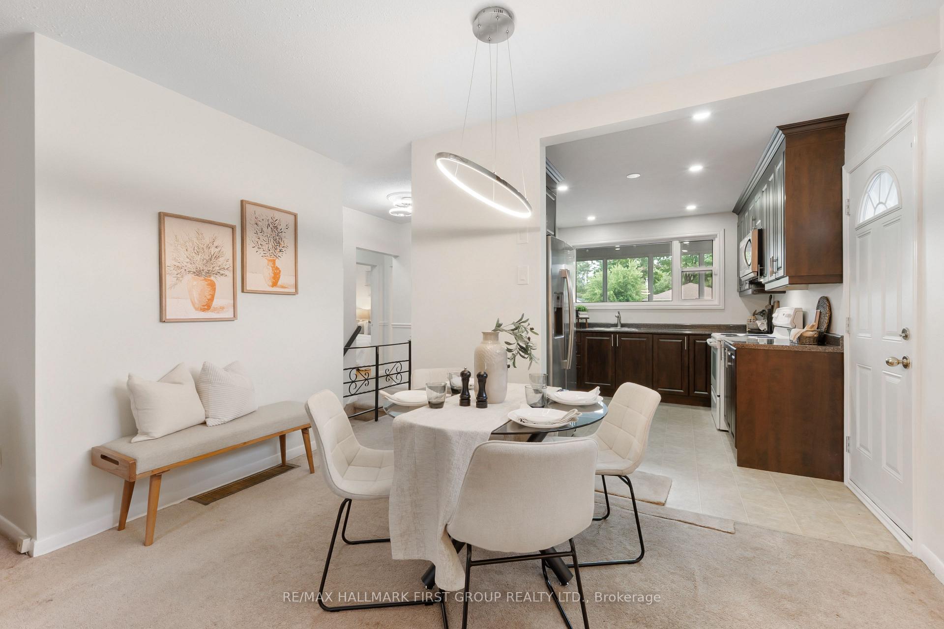 Photo 9 of 945 Donovan Crescent, Whitby, Williamsburg — HOMEH