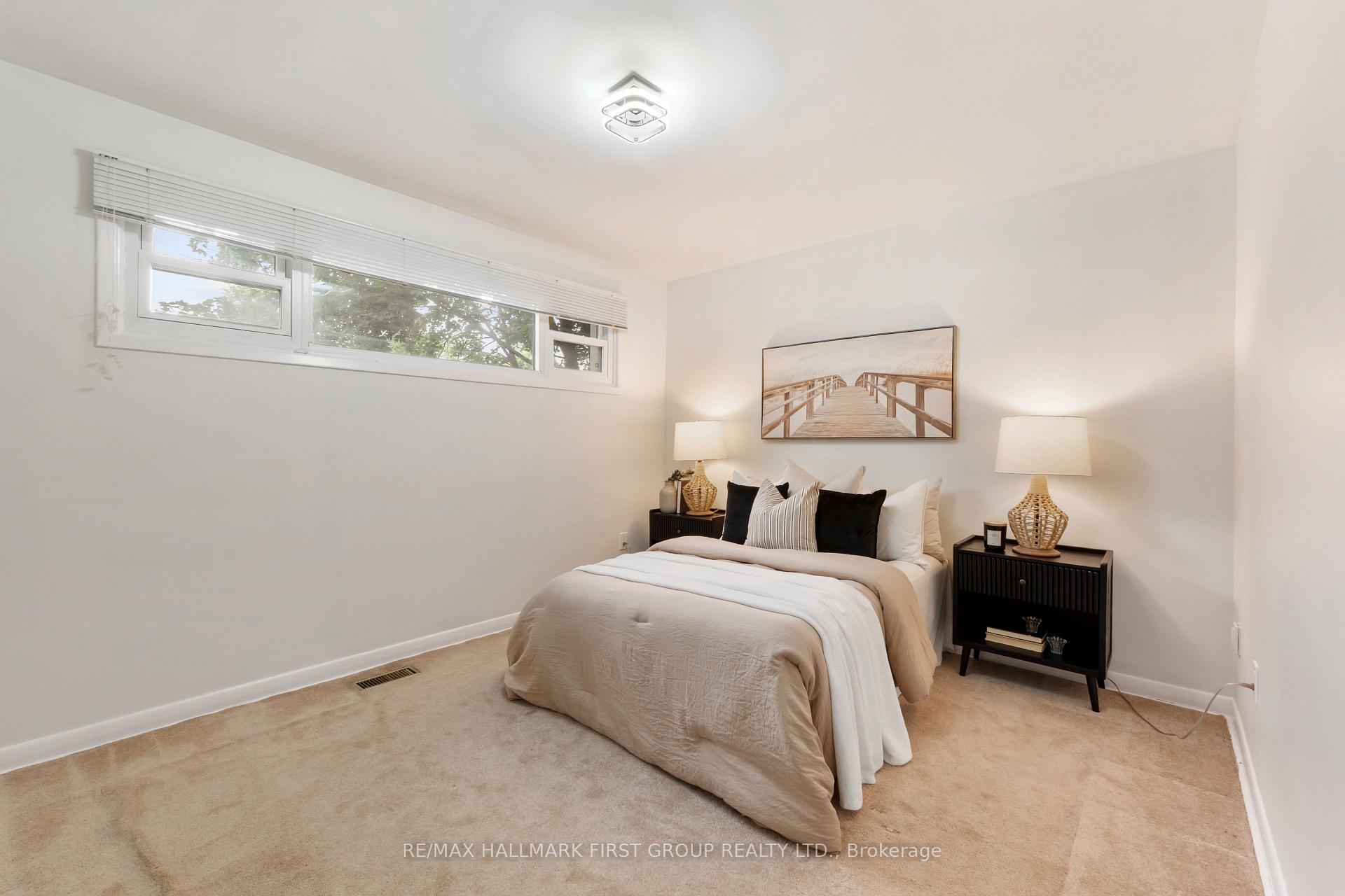 Photo 17 of 945 Donovan Crescent, Whitby, Williamsburg — HOMEH