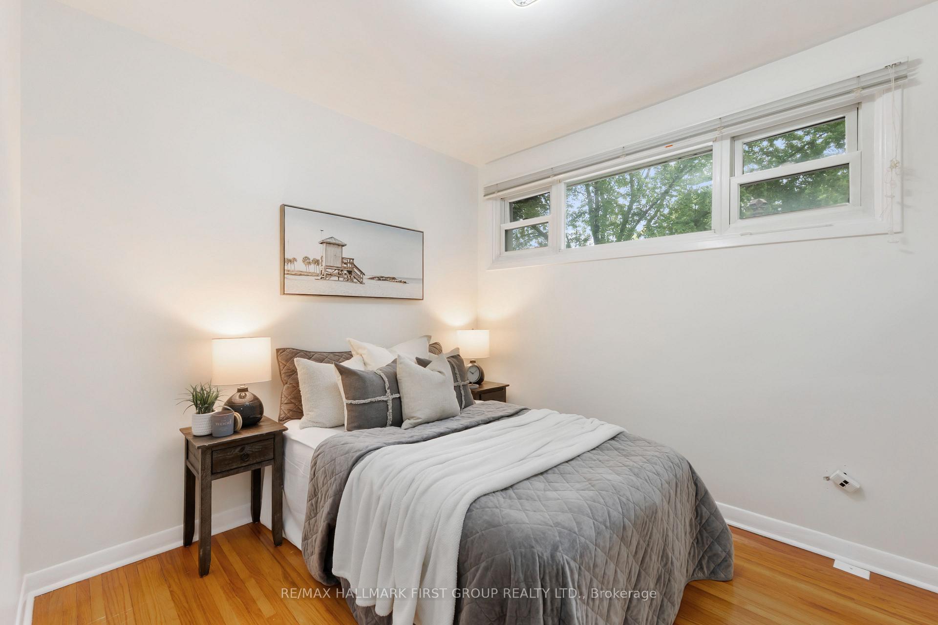 Photo 18 of 945 Donovan Crescent, Whitby, Williamsburg — HOMEH
