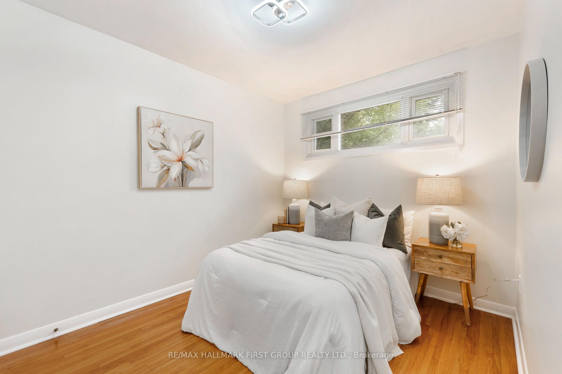 Photo 20 of 945 Donovan Crescent, Whitby, Williamsburg — HOMEH