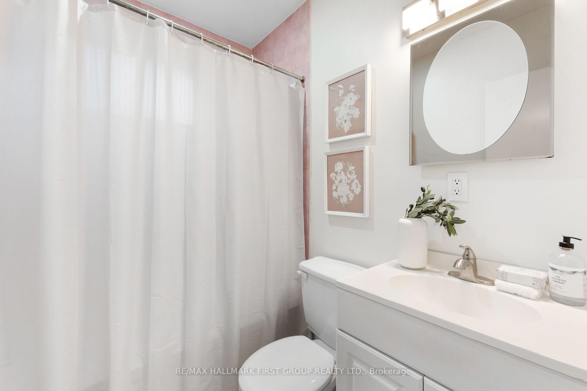 Photo 22 of 945 Donovan Crescent, Whitby, Williamsburg — HOMEH