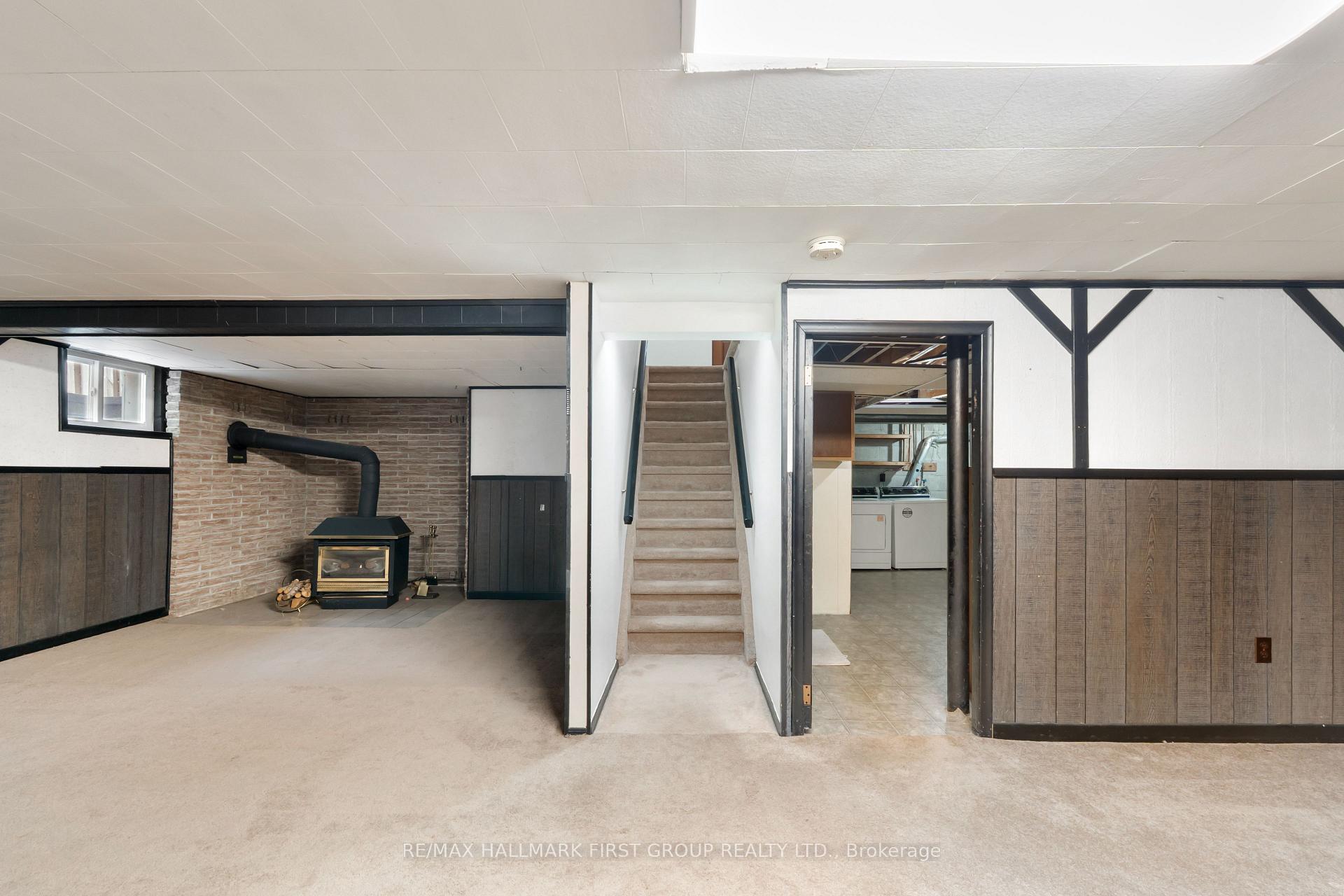 Photo 24 of 945 Donovan Crescent, Whitby, Williamsburg — HOMEH
