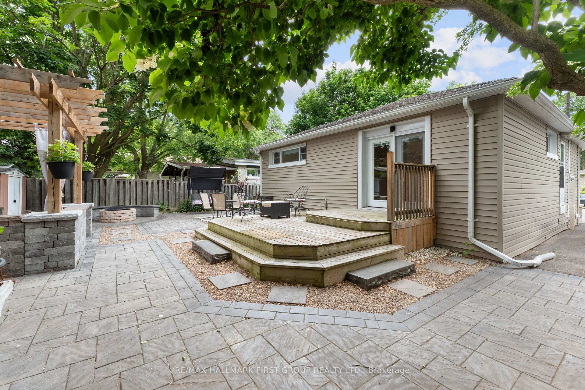 Photo 31 of 945 Donovan Crescent, Whitby, Williamsburg — HOMEH
