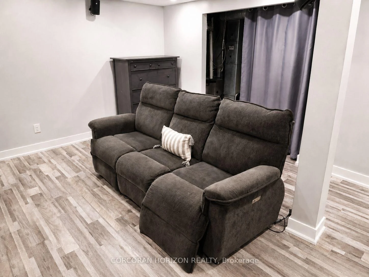 Photo 59 of 77 Montgomery Avenue, Toronto, Yonge-Eglinton — HOMEH