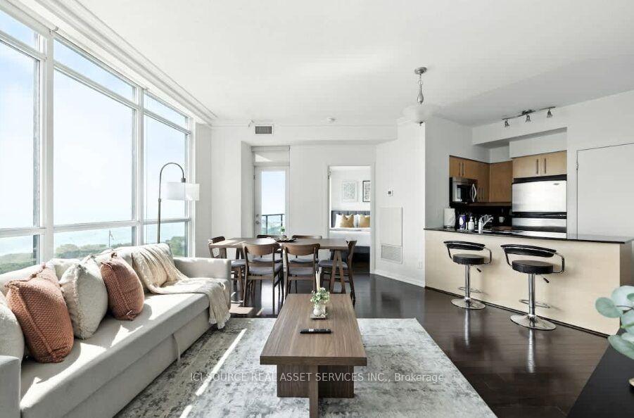 Photo 3 of Unit 2108, 219 Fort York Boulevard, Toronto, Niagara — HOMEH