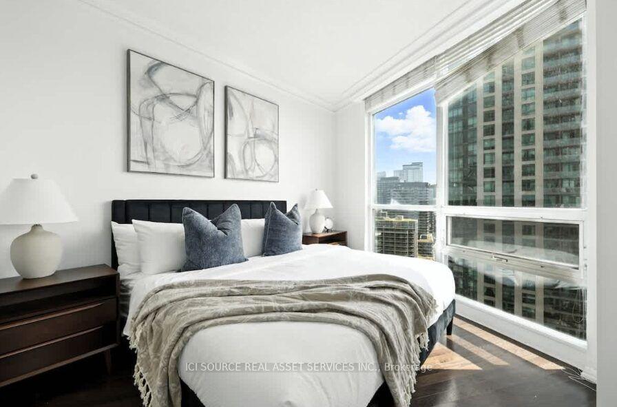 Photo 6 of Unit 2108, 219 Fort York Boulevard, Toronto, Niagara — HOMEH