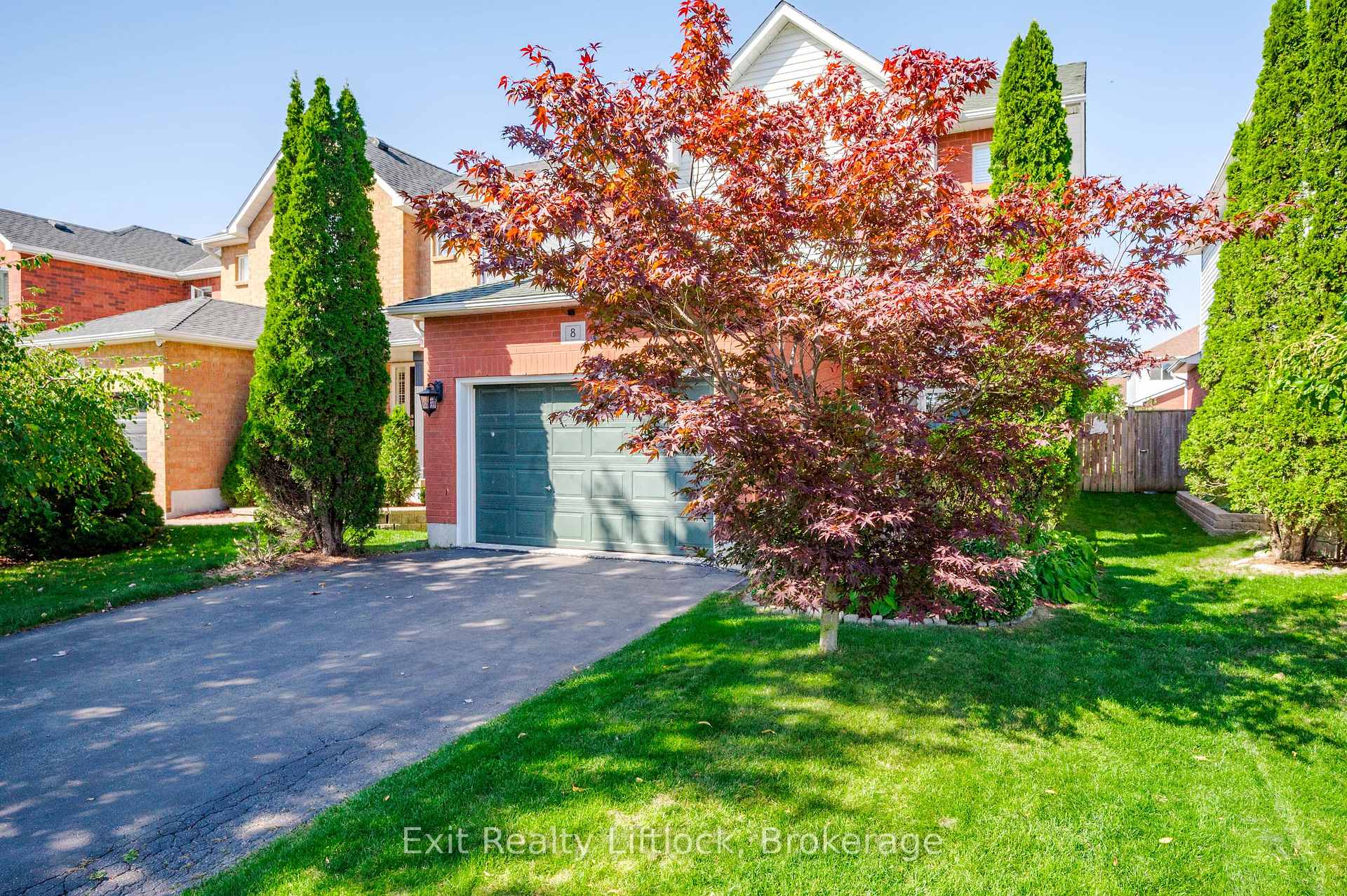 Photo 2 of 8 Wilkins Crescent, Clarington, Courtice — HOMEH