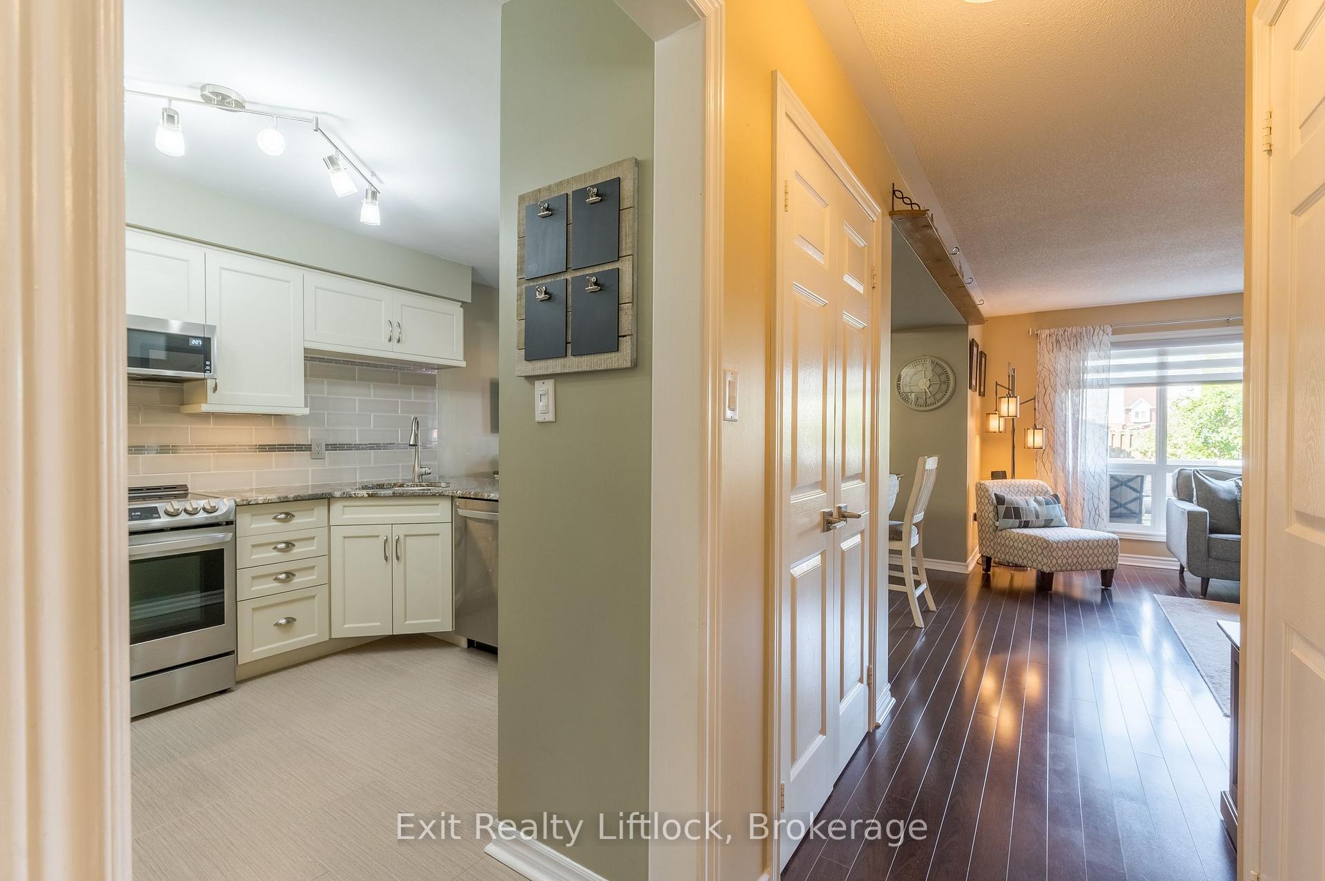 Photo 4 of 8 Wilkins Crescent, Clarington, Courtice — HOMEH