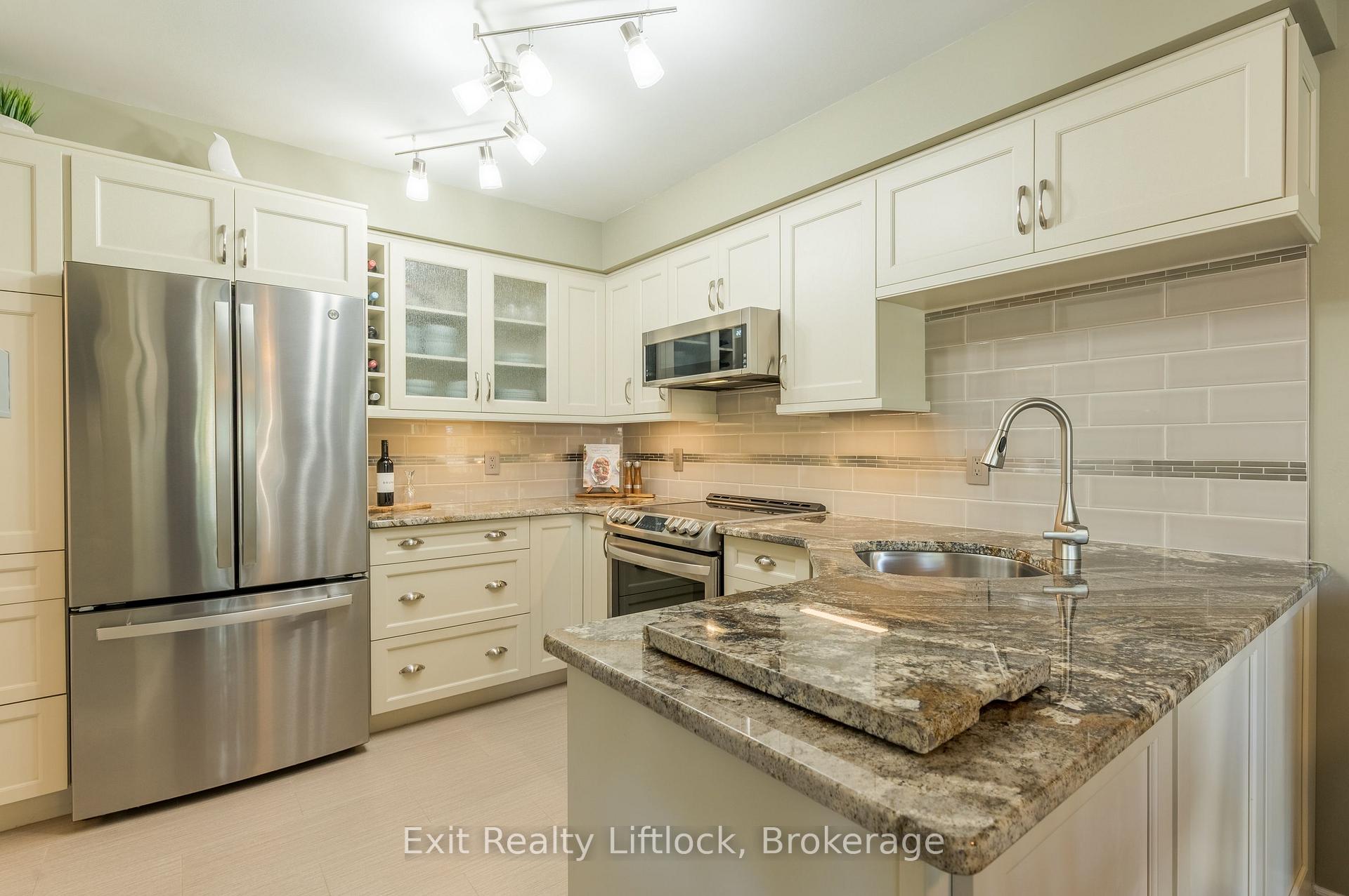 Photo 6 of 8 Wilkins Crescent, Clarington, Courtice — HOMEH