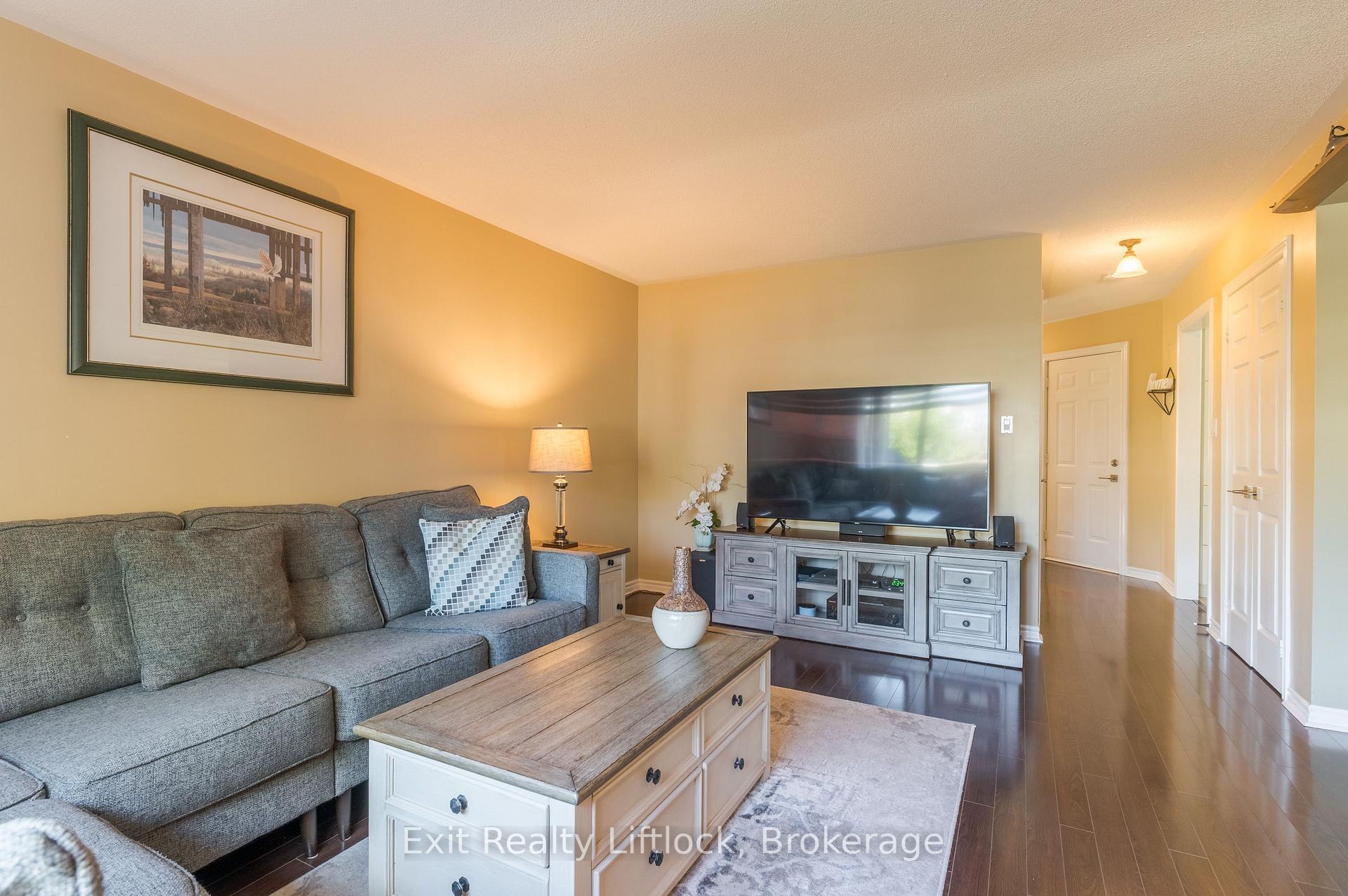 Photo 14 of 8 Wilkins Crescent, Clarington, Courtice — HOMEH