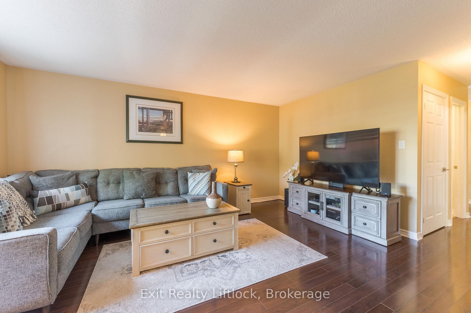 Photo 16 of 8 Wilkins Crescent, Clarington, Courtice — HOMEH