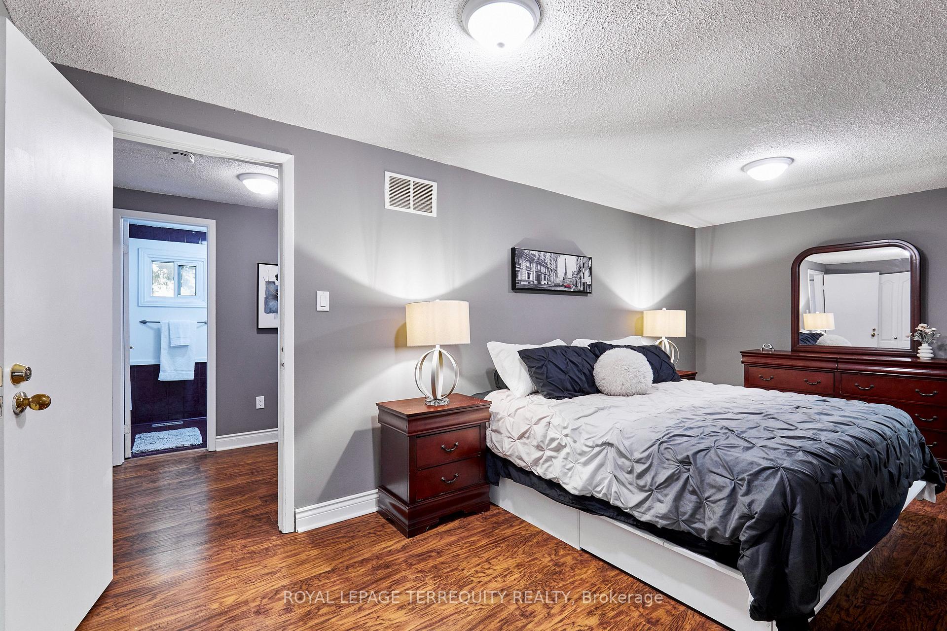 Photo 20 of 26 Field Crescent, Ajax, Central East — HOMEH