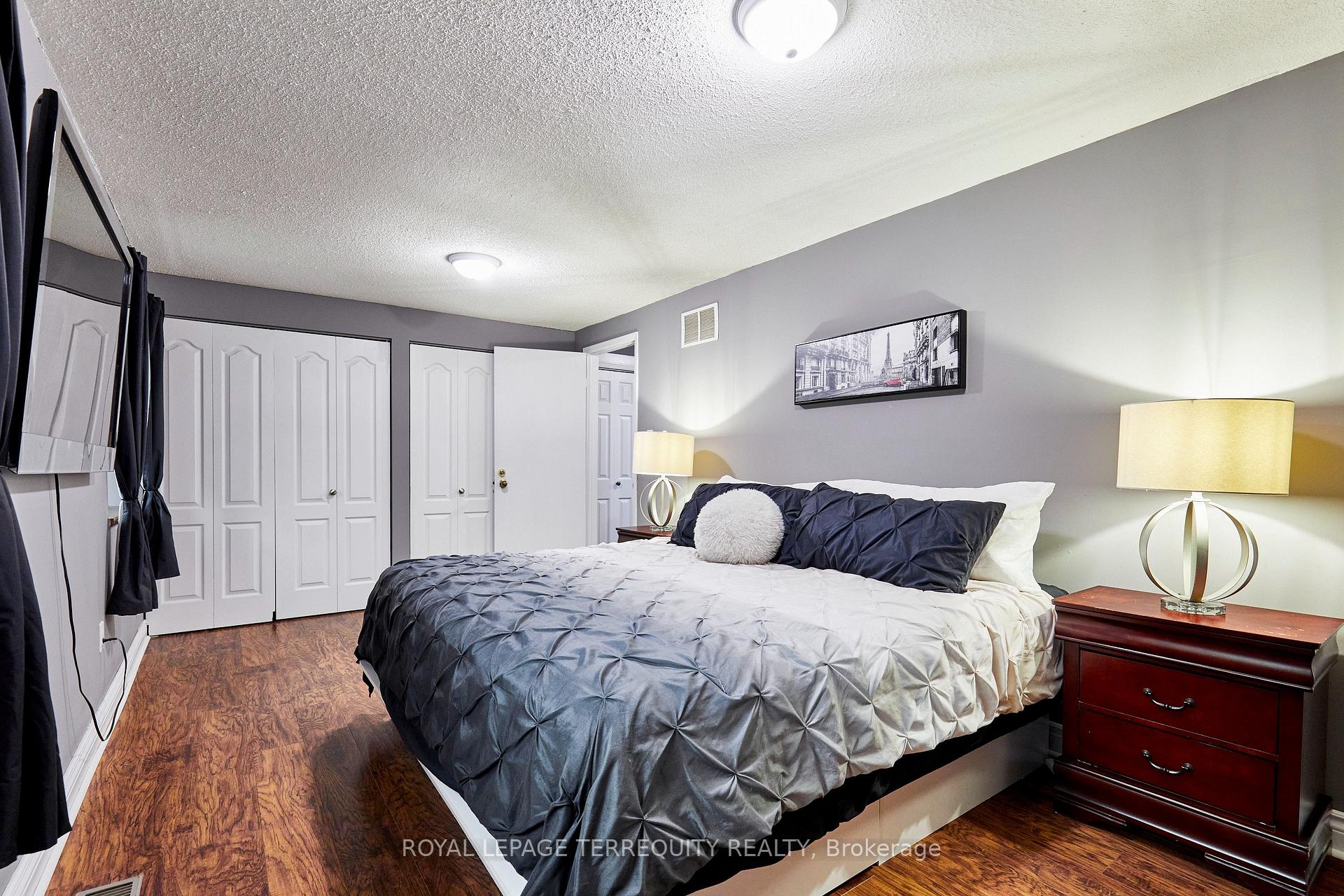 Photo 21 of 26 Field Crescent, Ajax, Central East — HOMEH