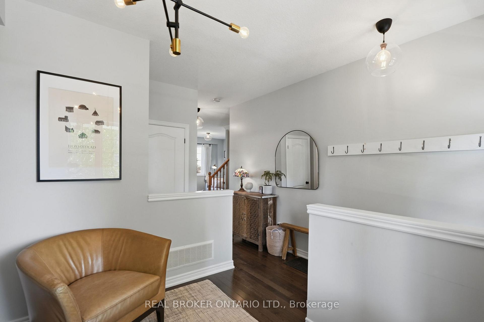 Photo 8 of 80 Bousfield Rise, Hamilton, Waterdown — HOMEH