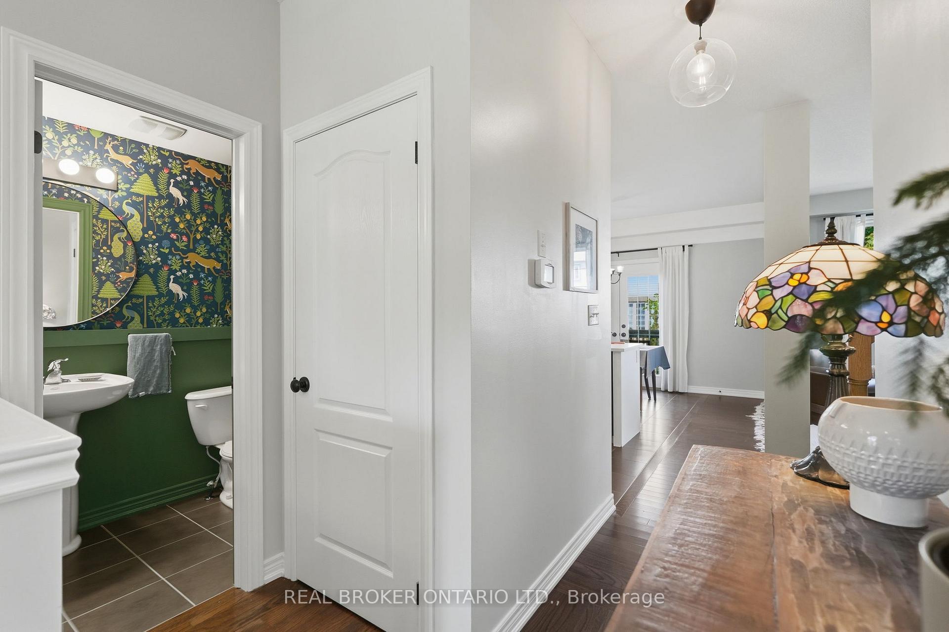 Photo 9 of 80 Bousfield Rise, Hamilton, Waterdown — HOMEH