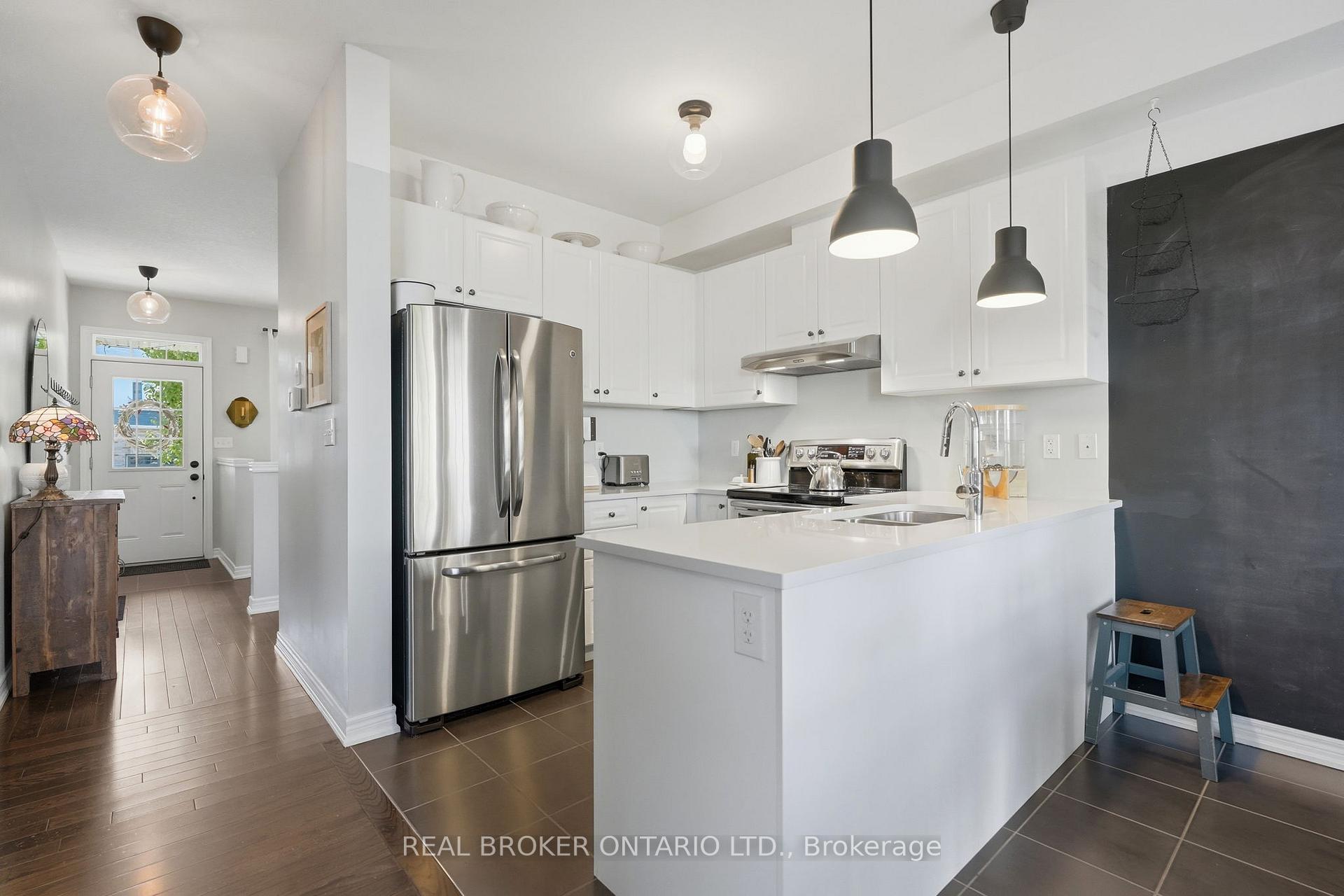 Photo 11 of 80 Bousfield Rise, Hamilton, Waterdown — HOMEH