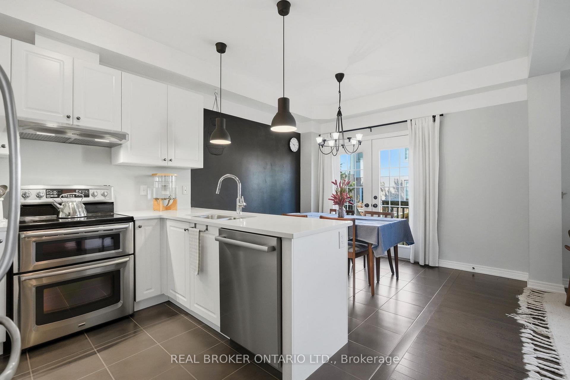 Photo 13 of 80 Bousfield Rise, Hamilton, Waterdown — HOMEH