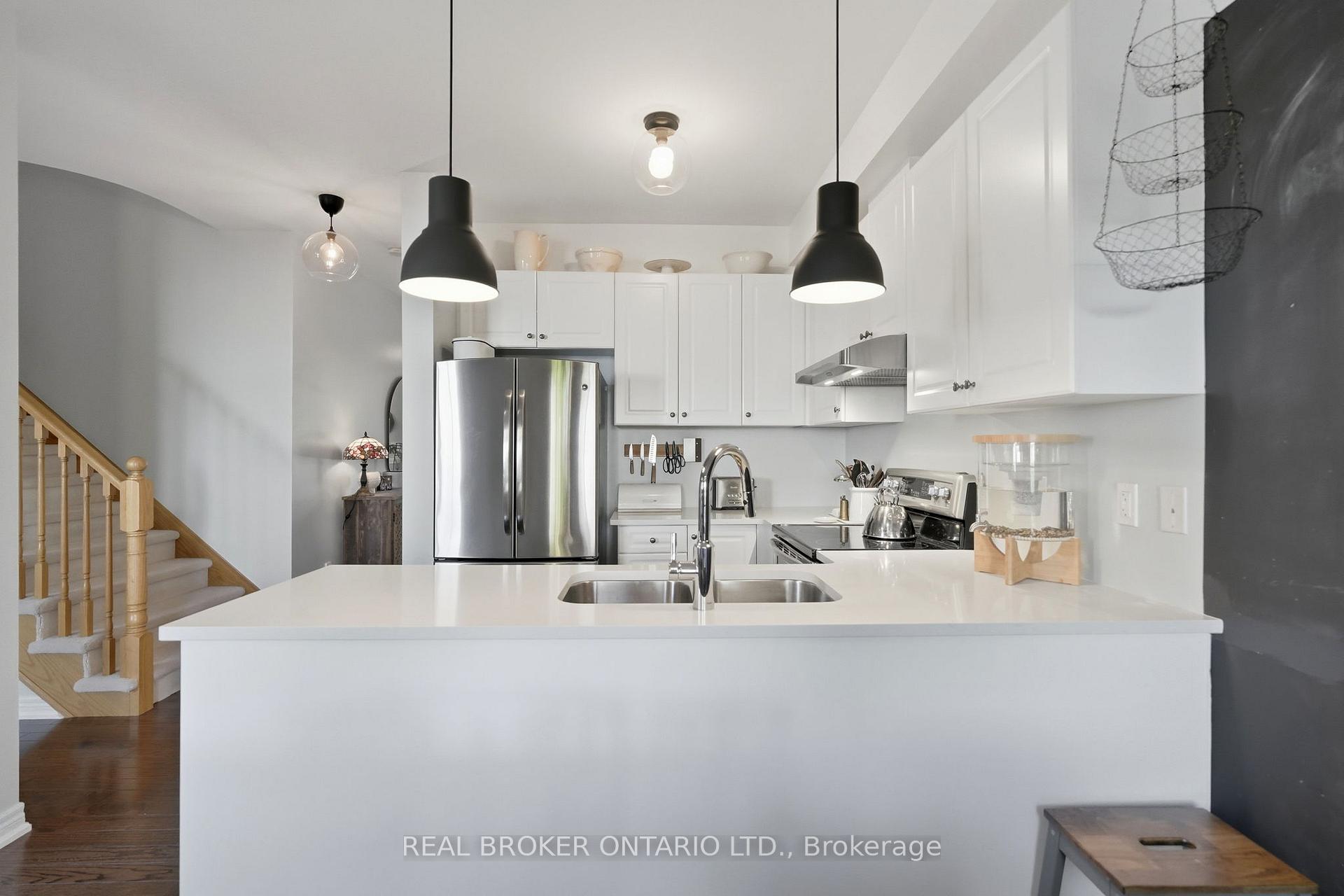 Photo 15 of 80 Bousfield Rise, Hamilton, Waterdown — HOMEH